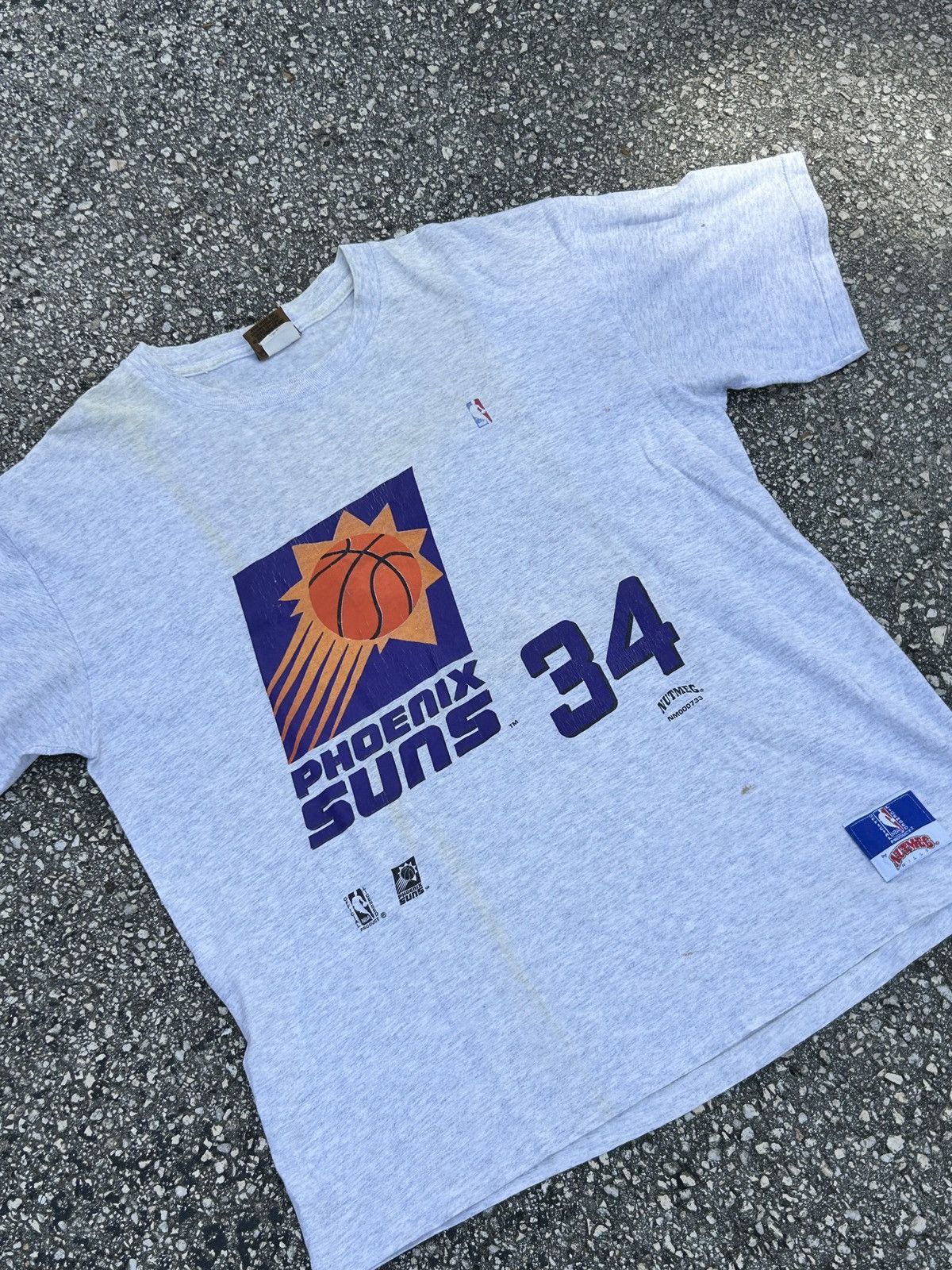 Nutmeg Nutmeg mills Phoenix Suns Charles Barkley tshirt size-L Size US L / EU 52-54 / 3 - 1 Thumbnail
