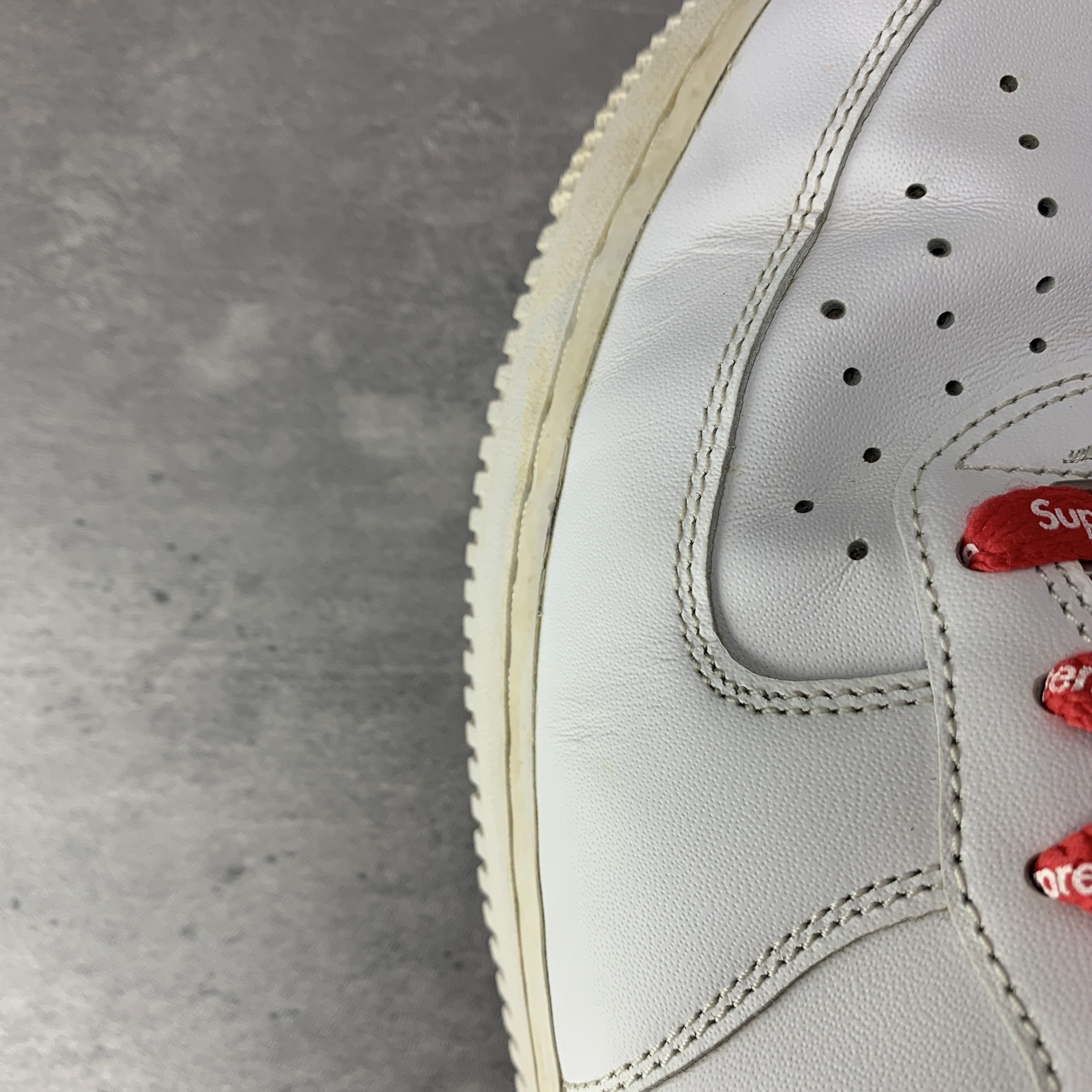 Nike × Supreme Nike x Supreme Air Force 1 Low White CU9225-100 Size US 9 / EU 42 - 11 Thumbnail