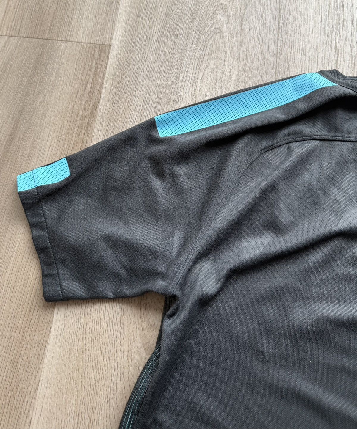 Nike Nike 2017/18 Chelsea Football Suit Soccer Shorts and Jersey Size US M / EU 48-50 / 2 - 10 Thumbnail
