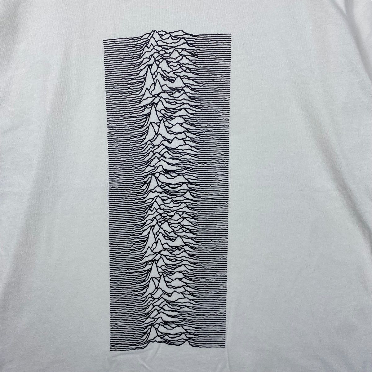 Japanese Brand PETER SAVILLE REMIX Joy Division Iconic Logo Graphic Tee Size US XL / EU 56 / 4 - 2 Thumbnail