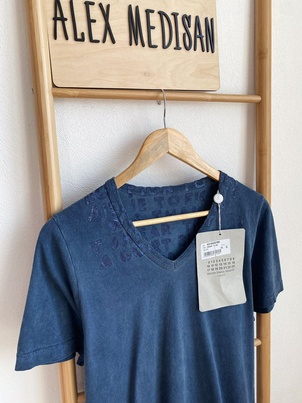 Maison Margiela MAISON MARTIN MARGIELA AIDS garment dyed v- neck t-shirt Size US S / EU 44-46 / 1 - 7 Thumbnail