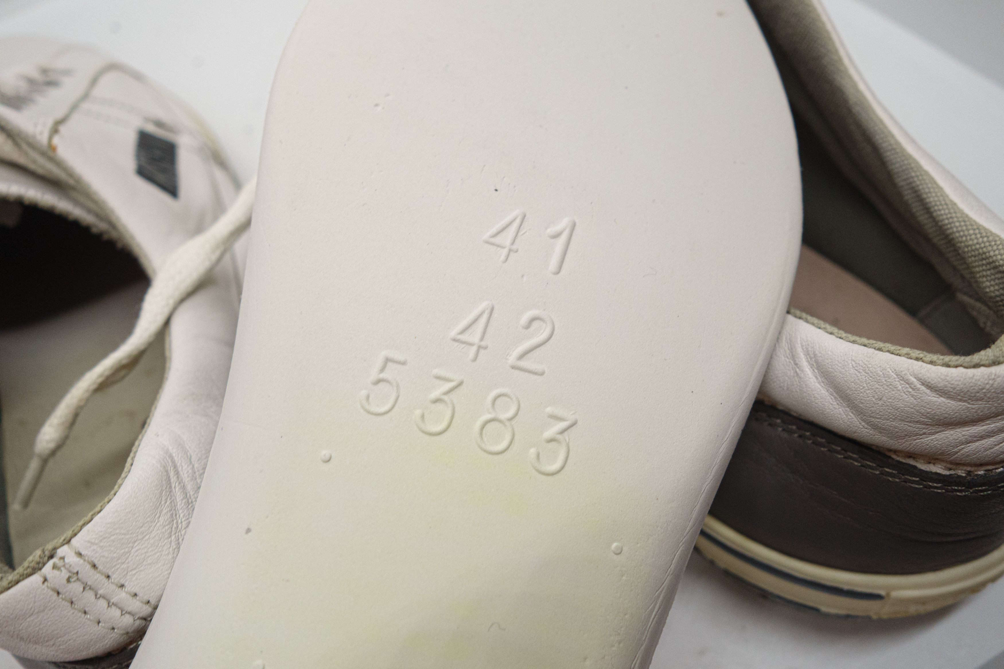Moschino 00S Logo Leather Low Sneakers Vintage Size US 8.5 / EU 41-42 - 9 Thumbnail