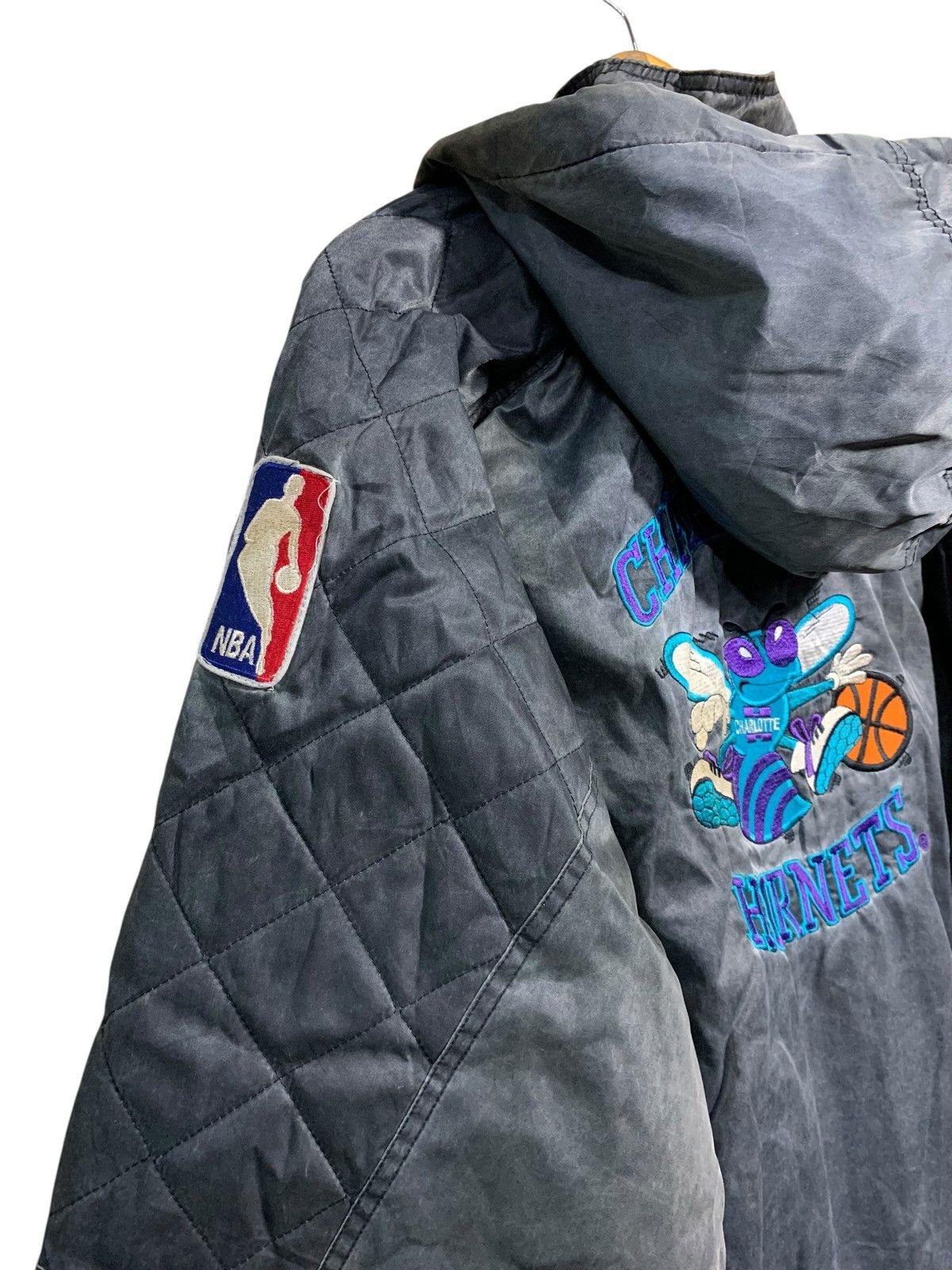 NBA 🔥VTG CHARLOTTE HORNETS NBA HOODIE JACKETS Size US L / EU 52-54 / 3 - 10 Thumbnail