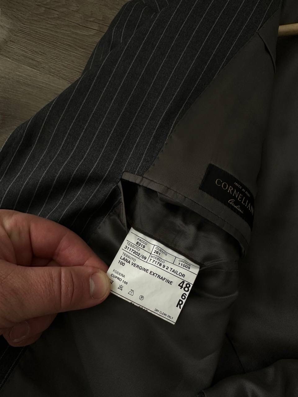 Corneliani × Vintage Vintage Corneliani Lana Extrafine Gray Striped 48R Suit Size 48R - 18 Thumbnail
