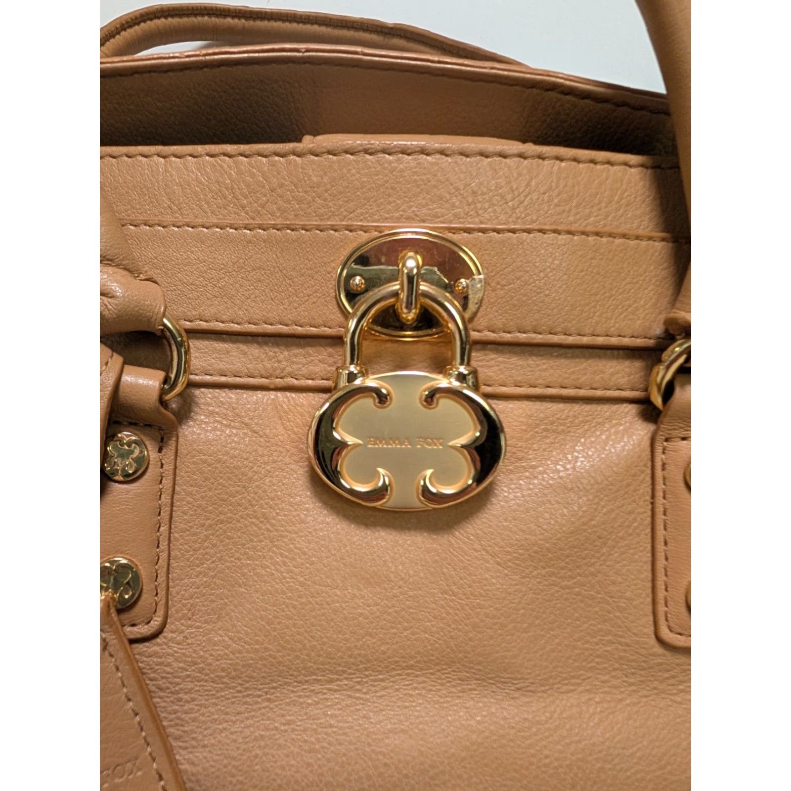 Doublet Emma Fox Cambridge Beige Leather Lock Handbag Satchel Double Handles Large Beige Gold-Plated Hardware Women Mens Womens Girls Boys N/A Size ONE SIZE - 2 Thumbnail