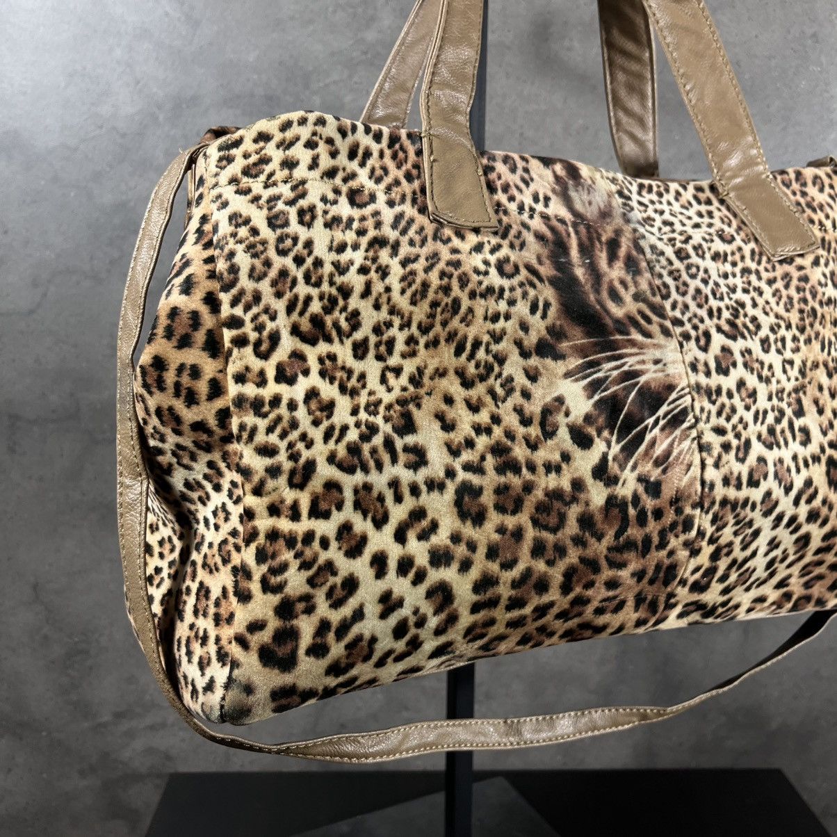 Japanese Brand Vintage Y2K Leopard Print Avant Garde Hand Shoulder Bag Size ONE SIZE - 10 Thumbnail