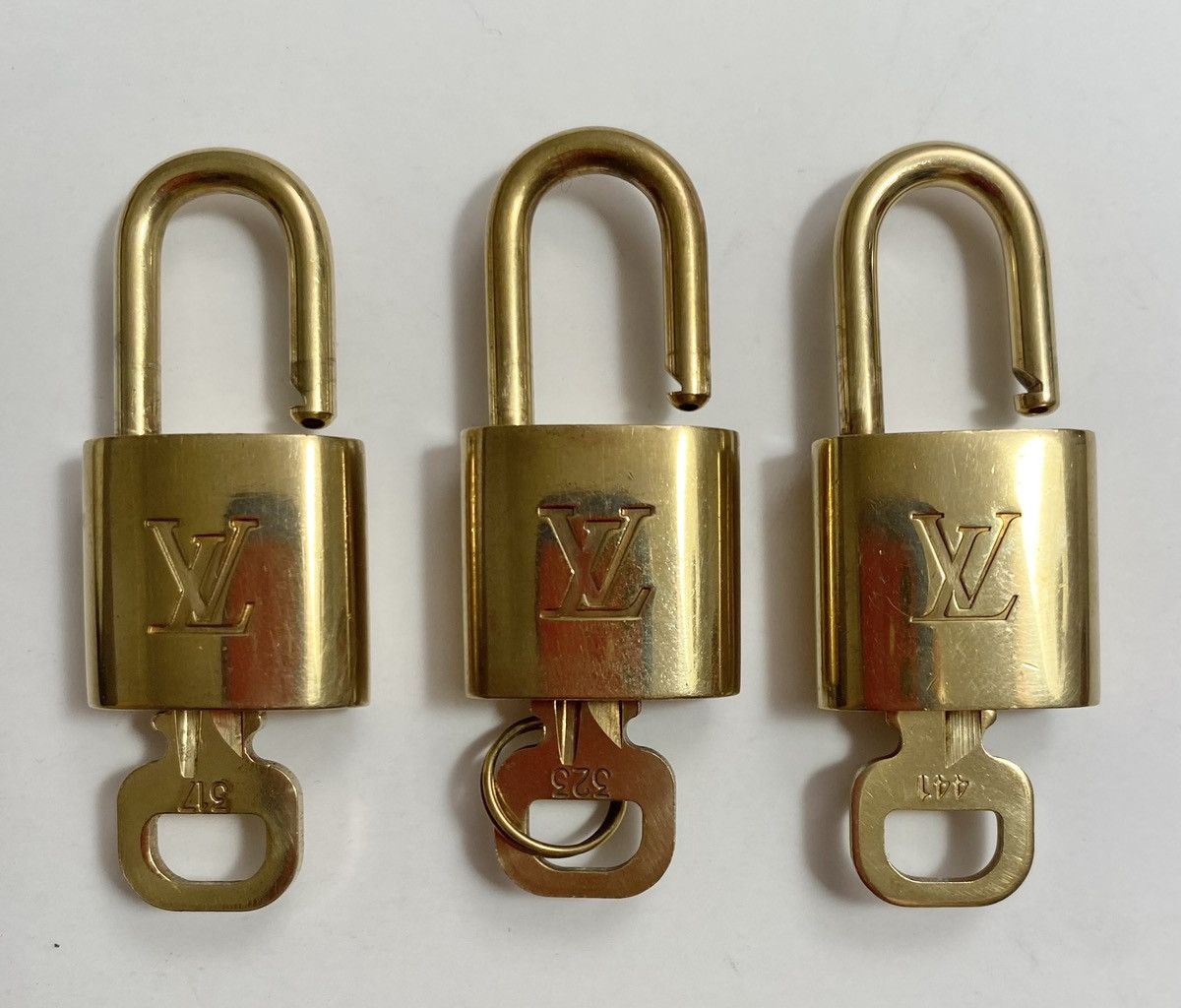 Louis Vuitton Authentic Louis Vuitton Padlock & Key #323 Size ONE SIZE - 3 Thumbnail