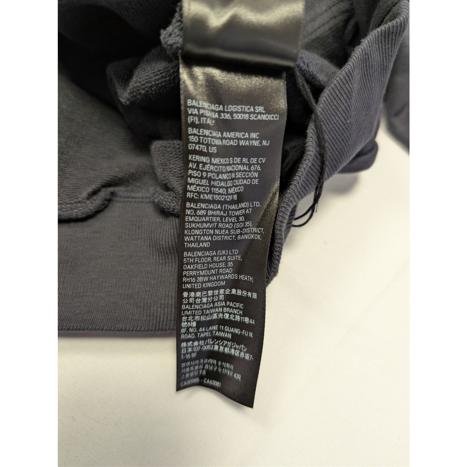 Balenciaga o1rshd1 Round Hoodie 1569 Be Kind Medium Molleton in Black Size US S / EU 44-46 / 1 - 22 Thumbnail