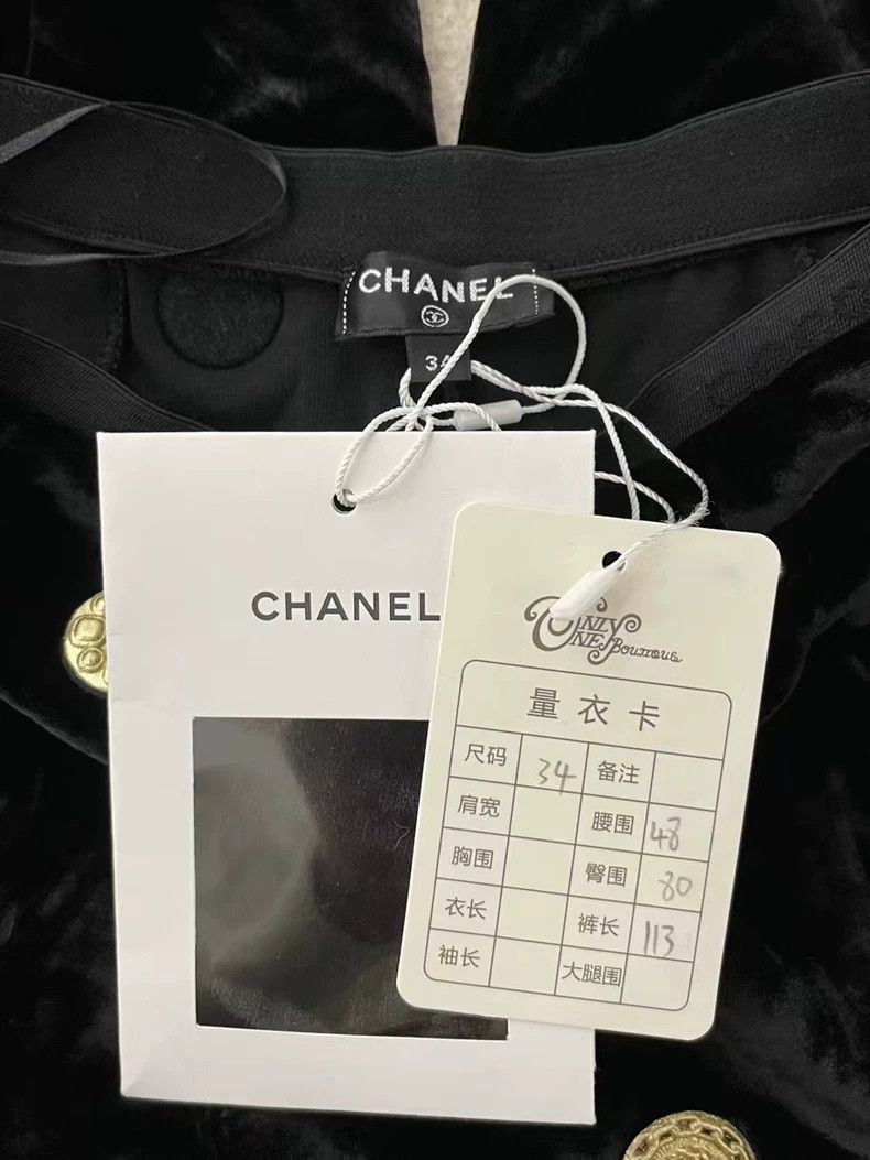 Chanel Chanel Black gold coin velvet leggings Size 42" / US 20 - 4 Thumbnail