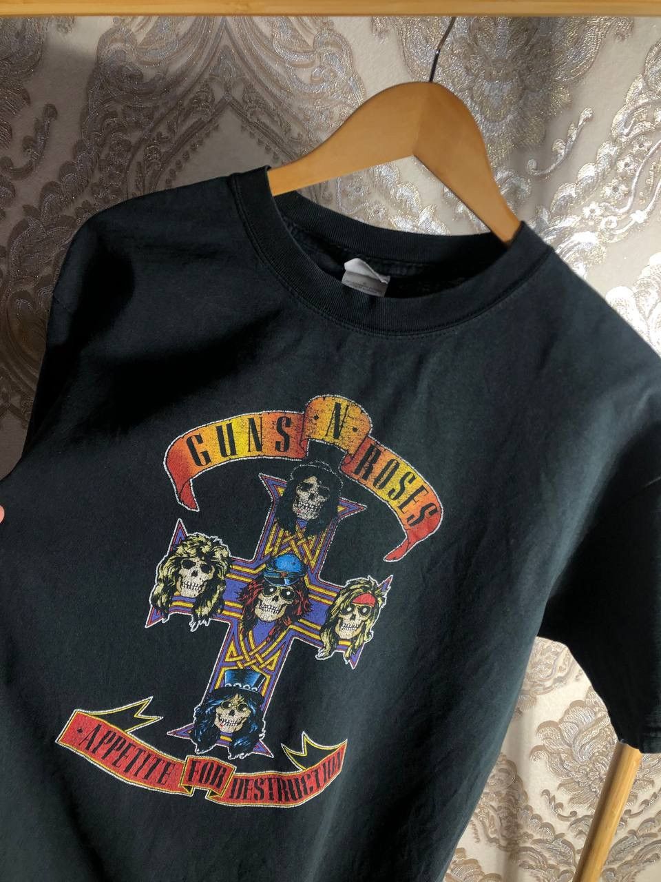 Band Tees VINTAGR GUNS N ROSES WORLD TOUR T-SHIRT METAL PUNK Y2K 90s Size US L / EU 52-54 / 3 - 2 Thumbnail