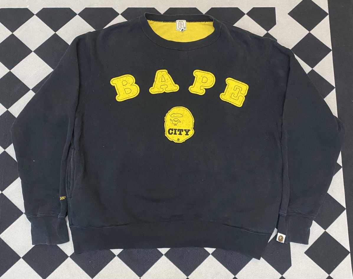 Bape A BHATING APE VINTAGE SWEATSHIRT POCKET Size US M / EU 48-50 / 2 - 1 Thumbnail
