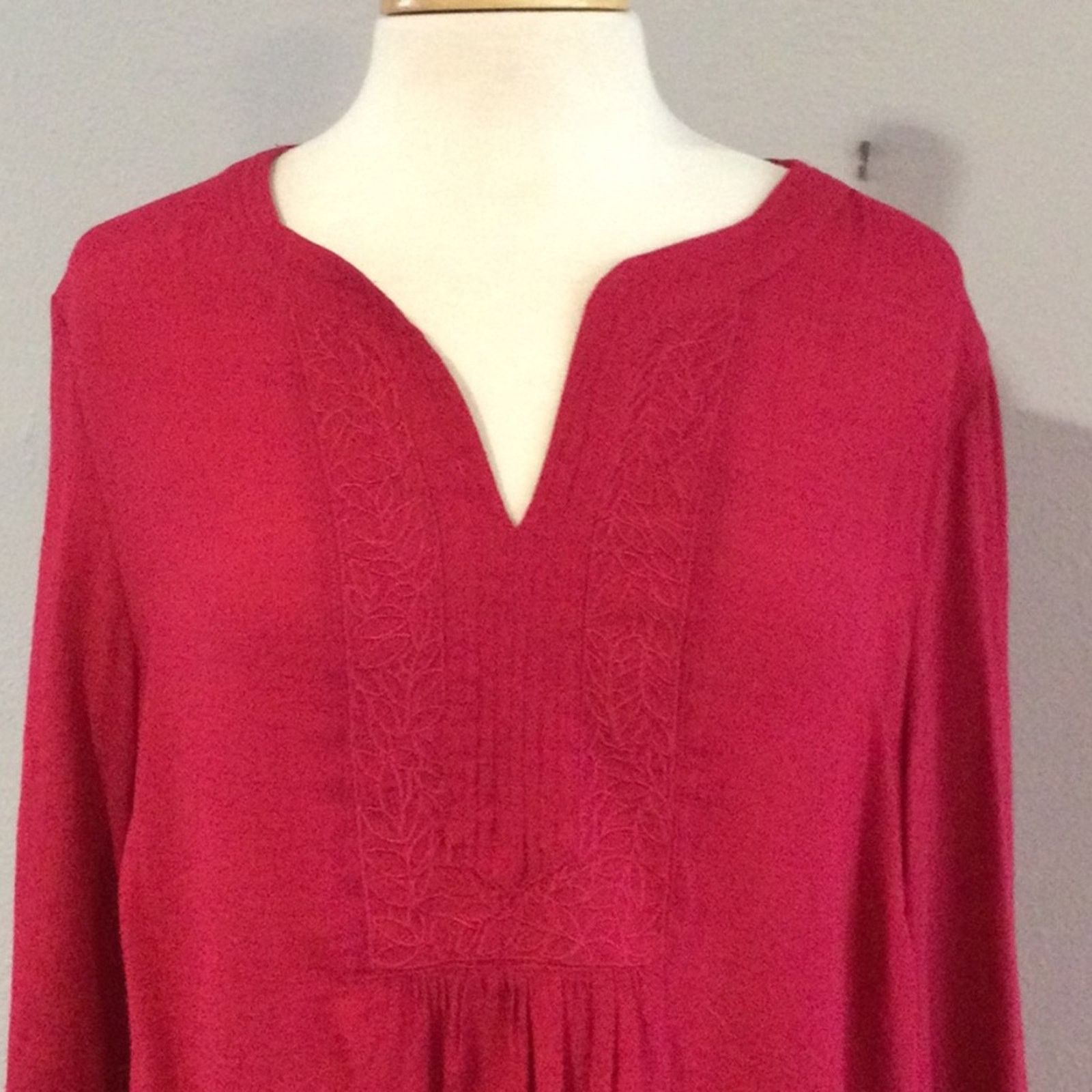 Other Maggie Barnes Embroidered Red V-neck 3/4 Split Sleeve Top 0X Size XL / US 12-14 / IT 48-50 - 2 Thumbnail