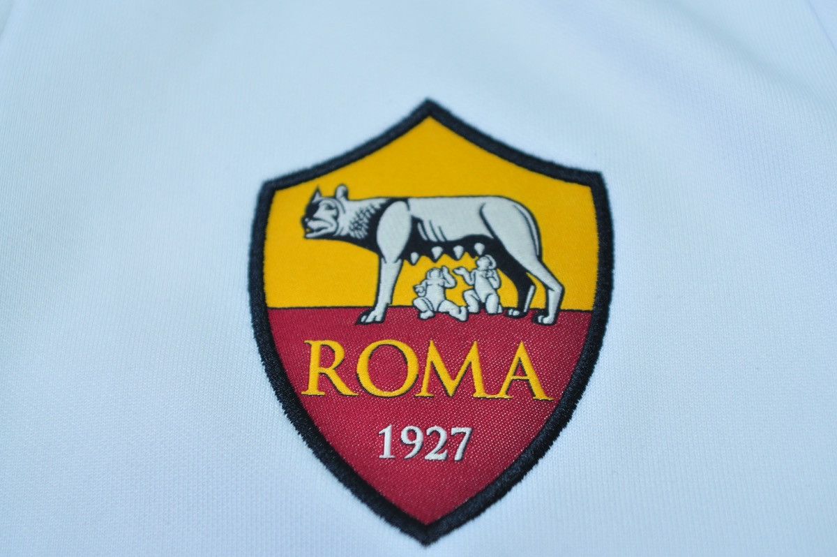 Nike Vintage Nike AS Roma soccer track jacket Size US S / EU 44-46 / 1 - 10 Thumbnail