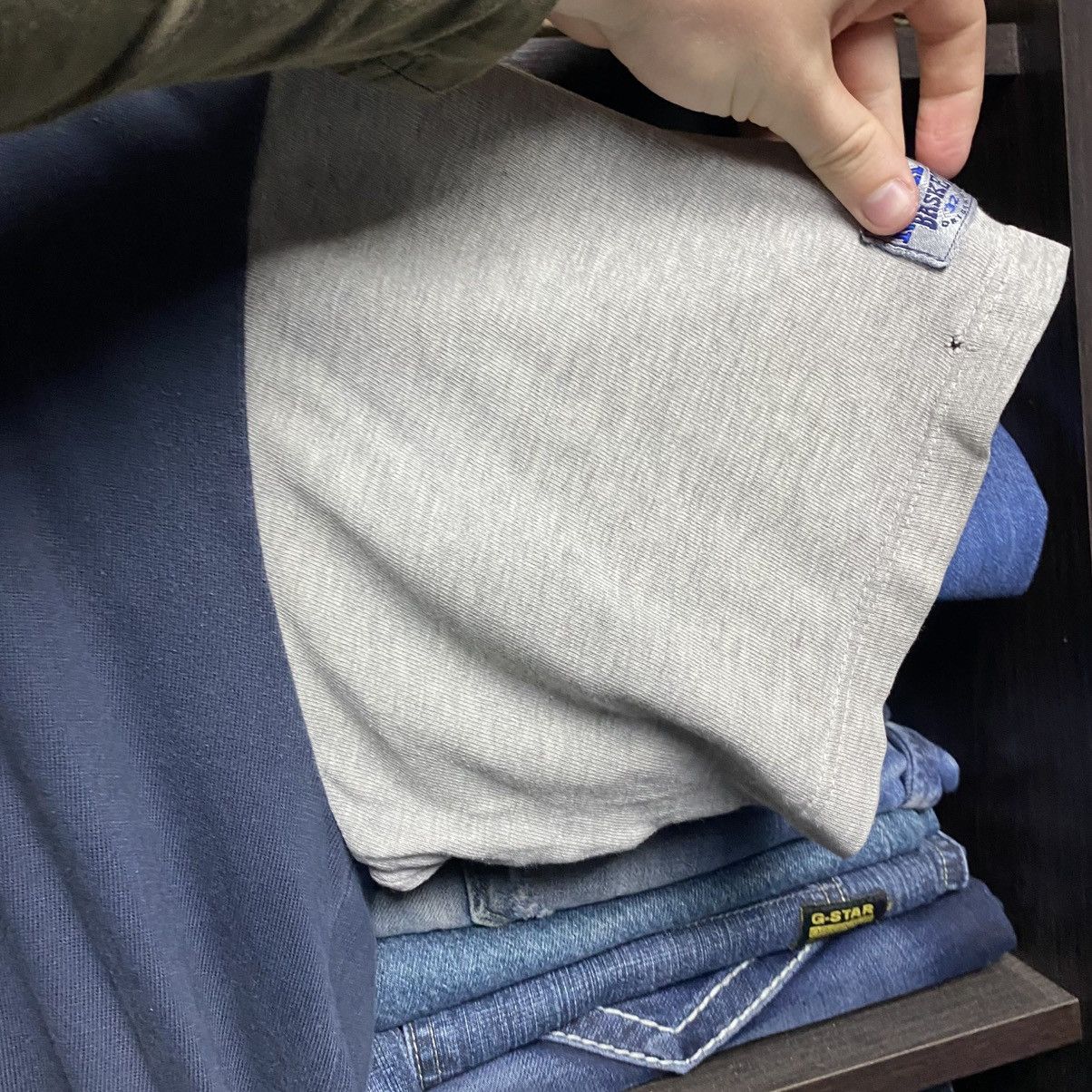 Nike Vintage Nike Basketball 90’s distressed style big logo tee Size US XL / EU 56 / 4 - 11 Thumbnail