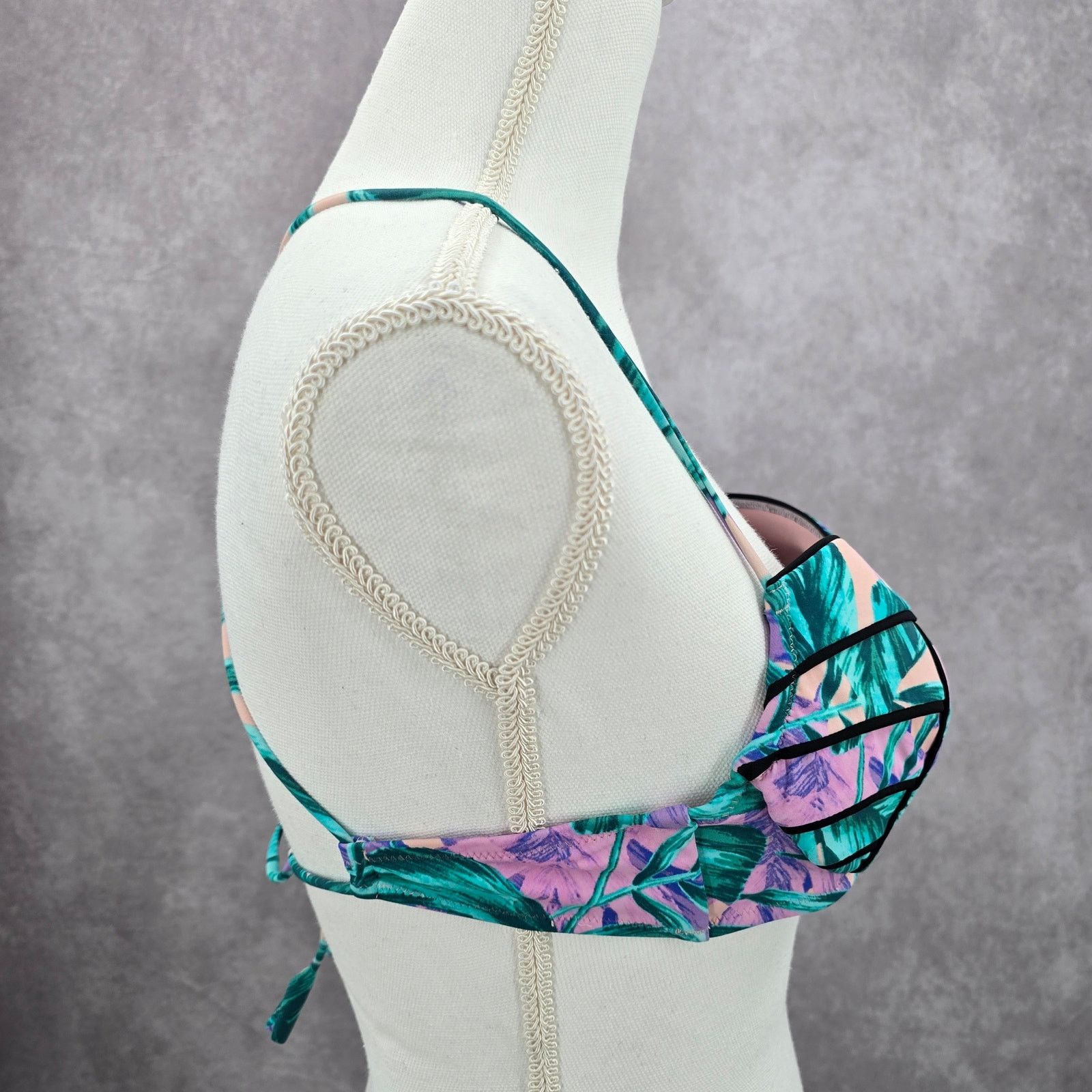 Other Shade & Shore Green Tropical String Tie Bikini Top Swim 34B Size ONE SIZE - 2 Thumbnail