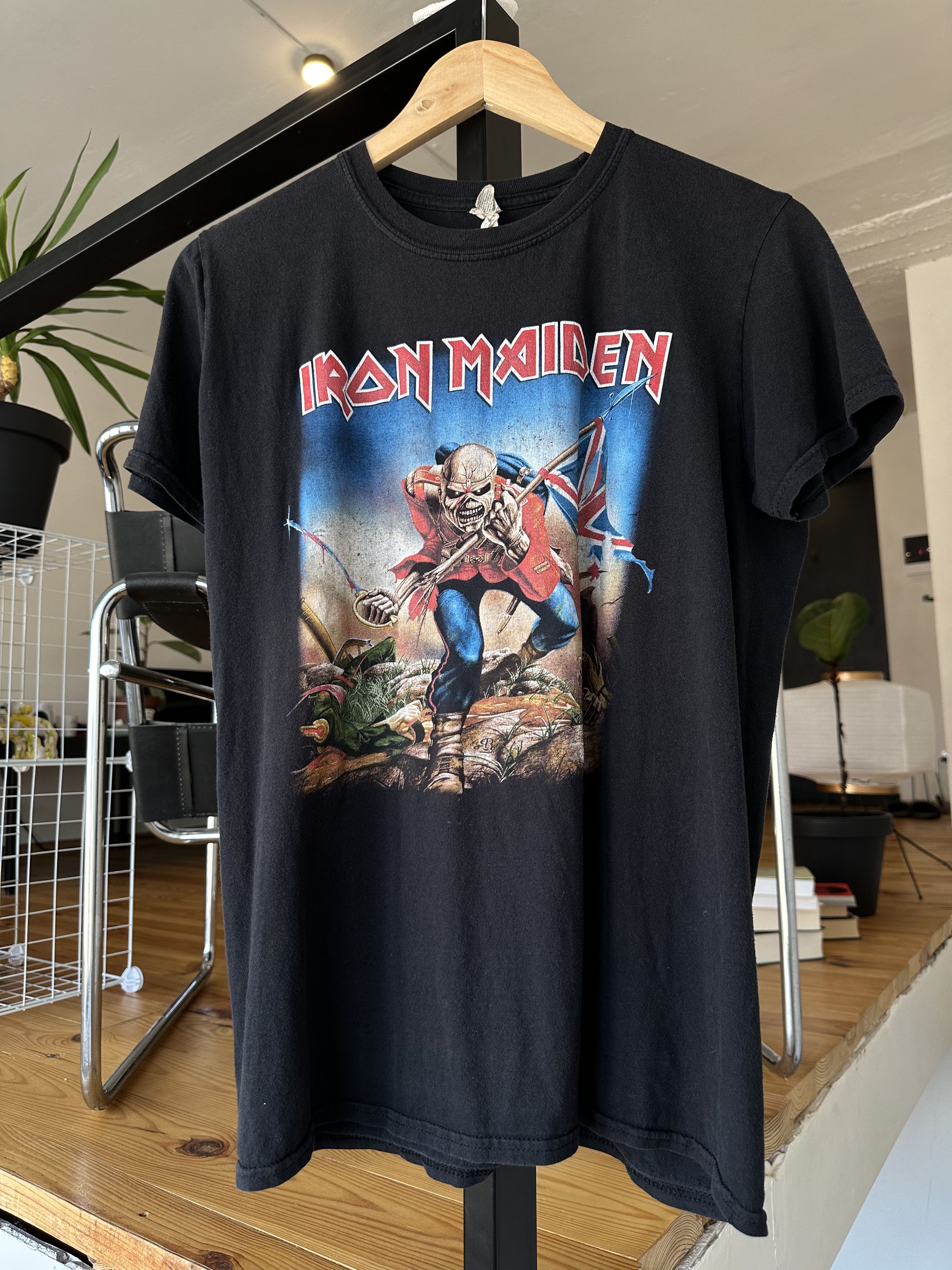 Band Tees Iron Maiden Vintage Black Logo T-Shirt Medium Size US M / EU 48-50 / 2 - 1 Thumbnail