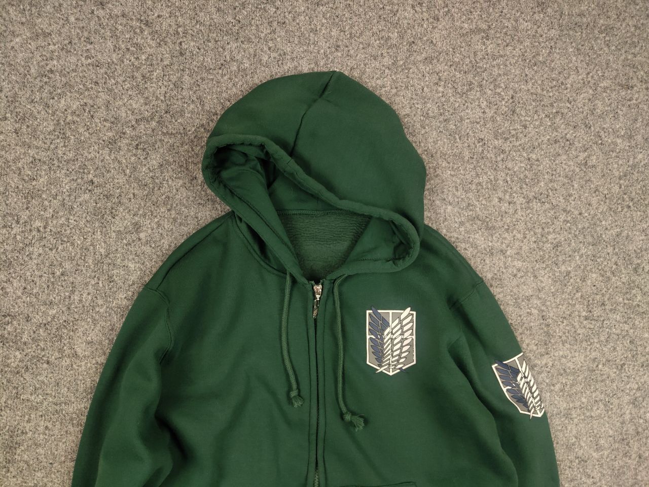 Anime Vintage Attack On Titan Anime Movie Game Zip Logo Hoodie Size US M / EU 48-50 / 2 - 4 Thumbnail