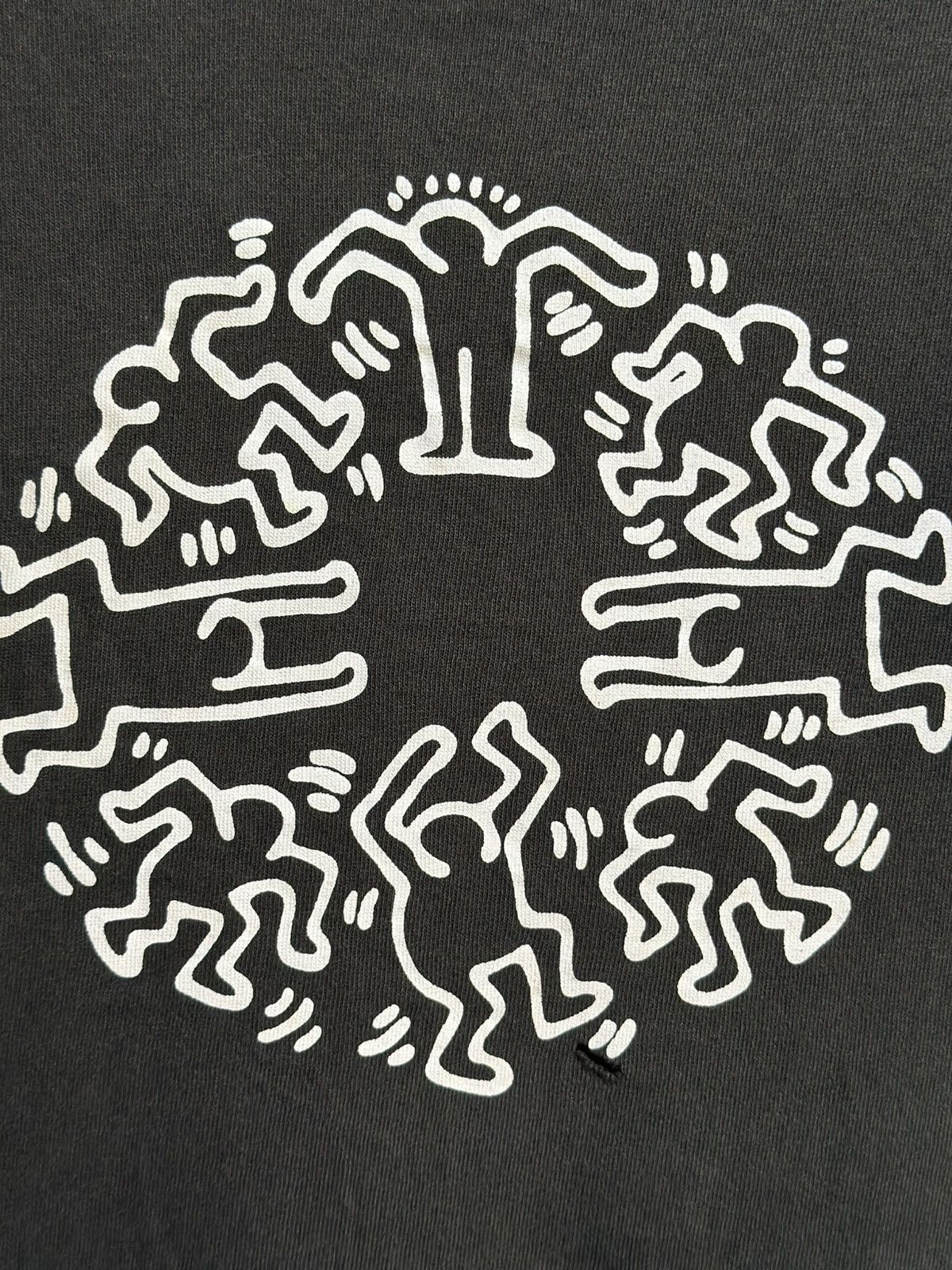 Keith Haring Thrashed Vintage Keith Haring Sun Faded Tee Size US L / EU 52-54 / 3 - 2 Thumbnail