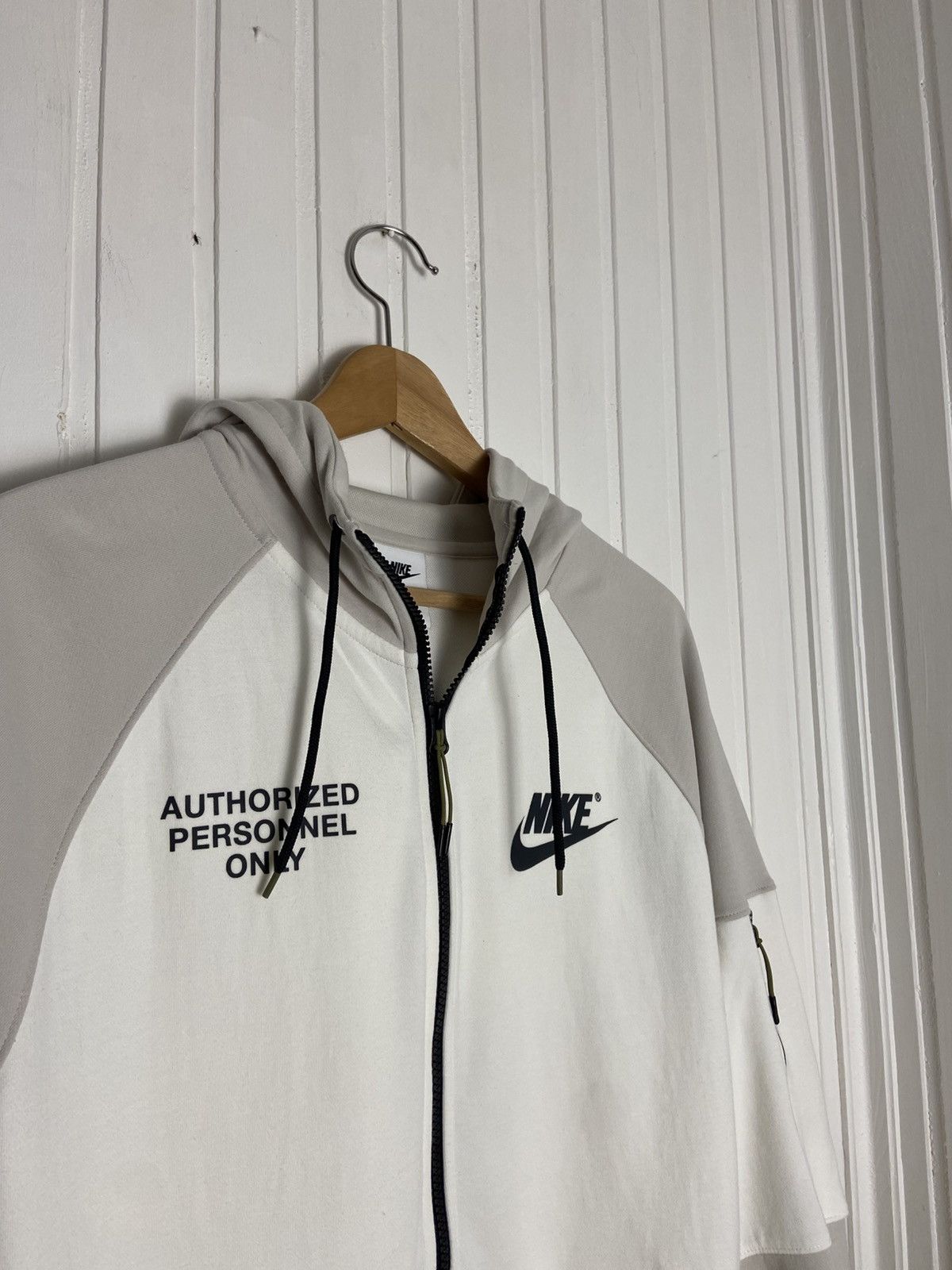 Nike Used Nike Sportswear Authorized Full-Zip Hoodie Size M Size US M / EU 48-50 / 2 - 2 Thumbnail