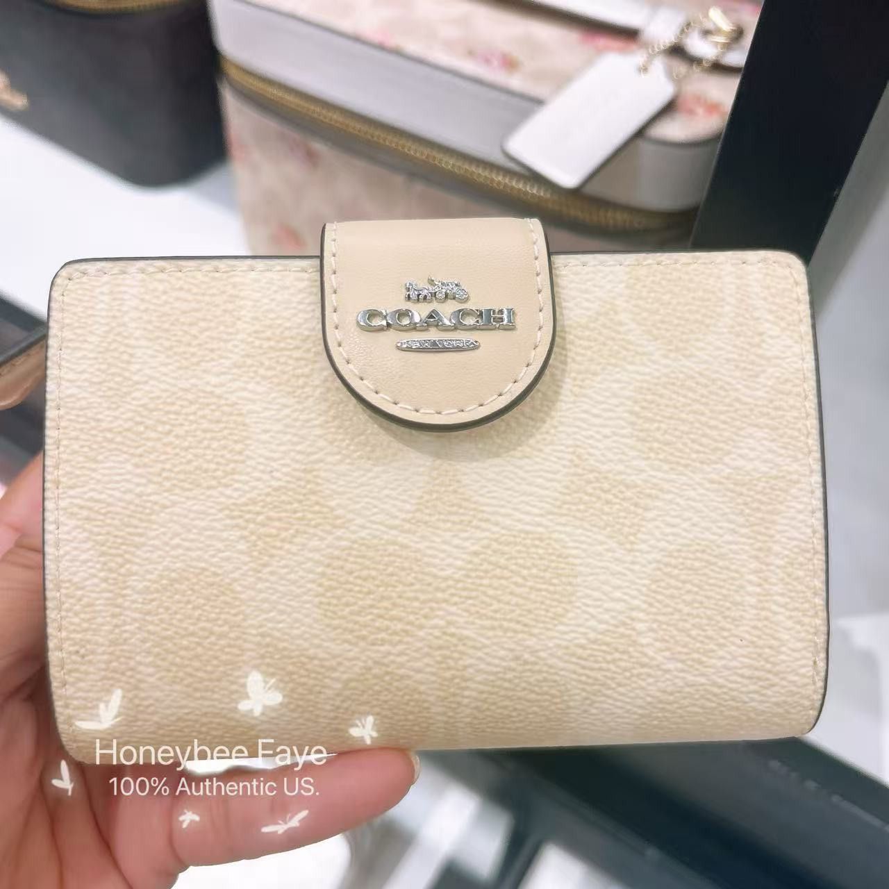 Coach Medium Corner Zip Wallet In Signature Canvas CW786 Size ONE SIZE - 1 Thumbnail