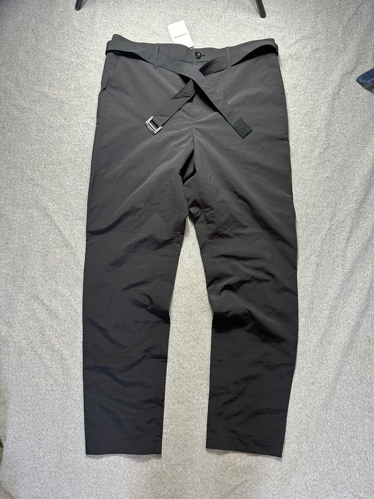 Sacai Sacai Matte Polyester Belted Tafetta Pants Size US 34 / EU 50 - 1 Thumbnail
