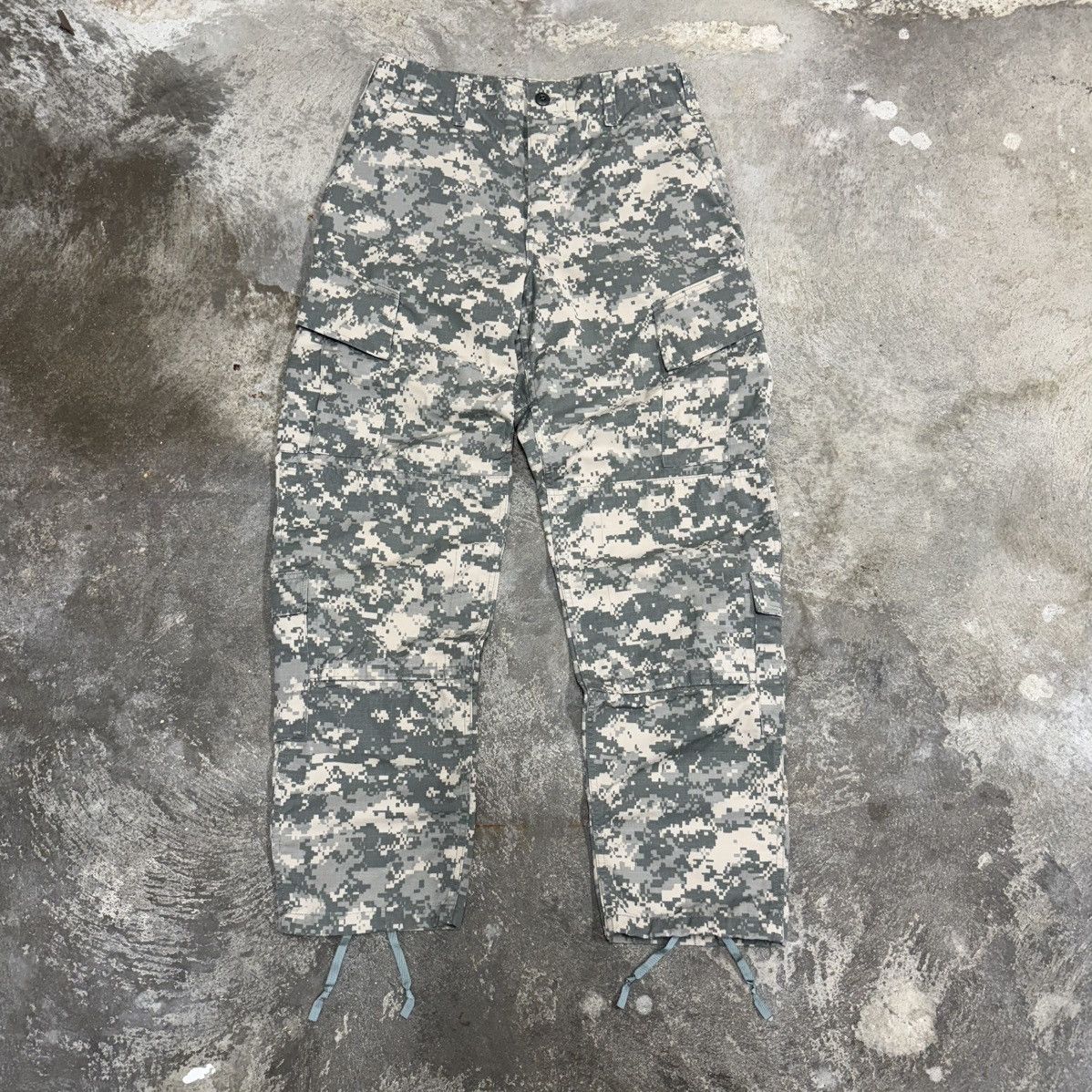 Vintage US Army Digital Camo Tactical Cargo Pants Military Ripstop Size US 32 / EU 48 - 1 Thumbnail