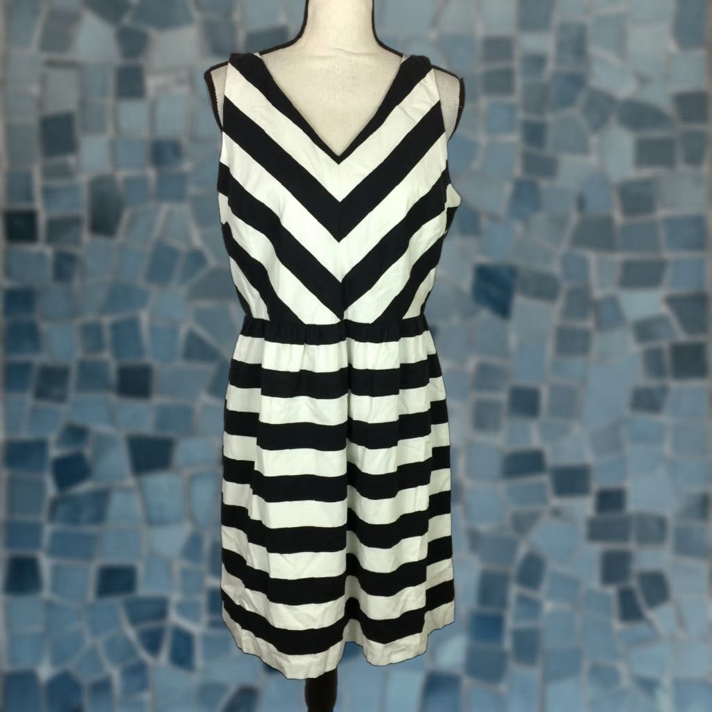 Loft Ann Taylor Loft Dress Womans Petite 12P Black White Striped V-Neck