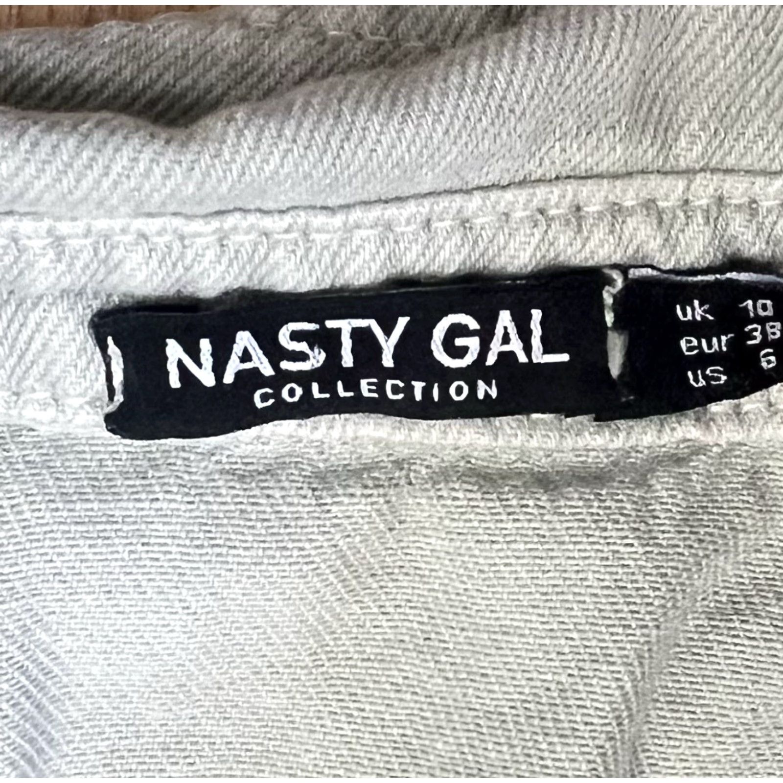 Nasty Gal Nasty Gal Jumpsuit Women 6 Green Denim One-Piece Casual 90s Boho Button Up Belt Plain Solid Crew Neck Collared Long Sleeve Spring Summer Fall Winter Size 28" / US 6 / IT 42 - 5 Thumbnail