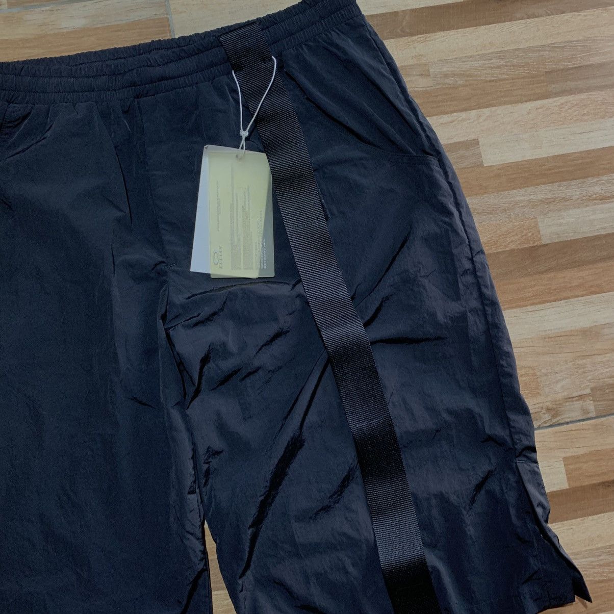 Oakley × Samuel Ross Oakley x Samuel Ross Blackout Oversized Track Short Size US 34 / EU 50 - 3 Thumbnail