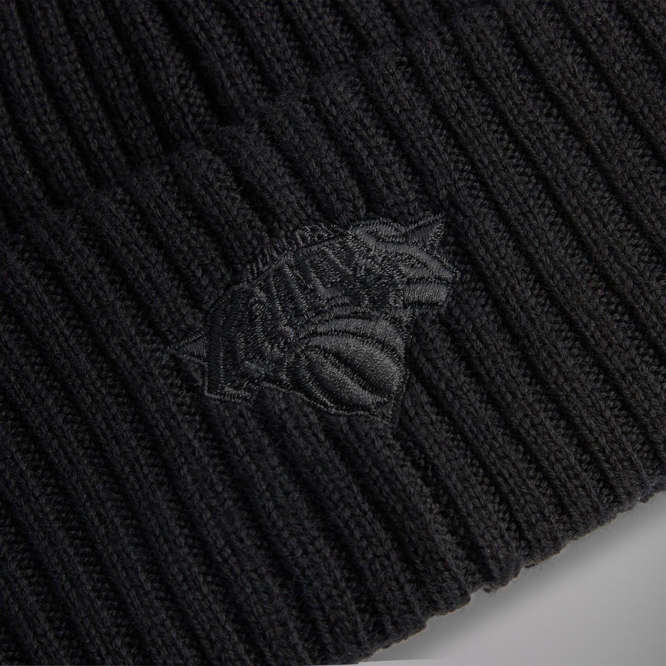 Kith × New Era Kith for the New York Knicks Midtown Logo Beanie in Black Size ONE SIZE - 4 Thumbnail