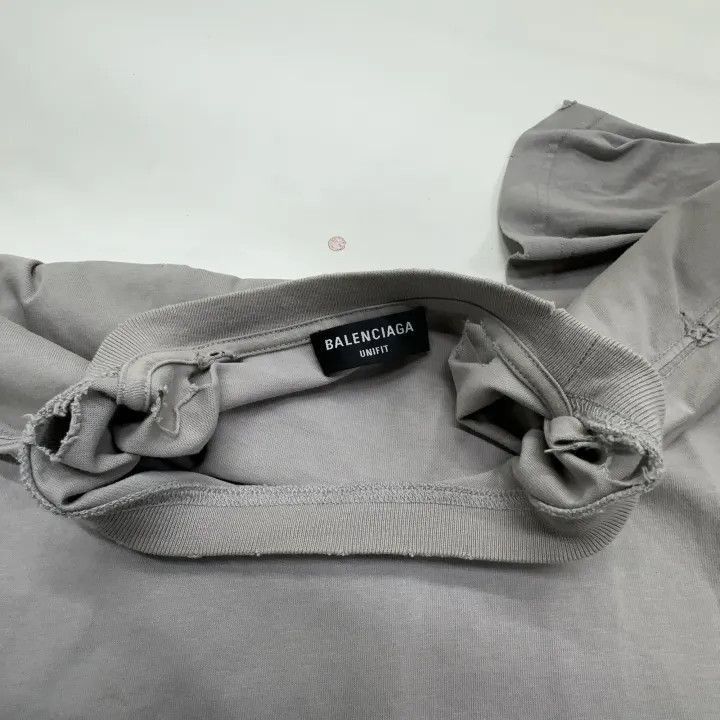Balenciaga Balenciaga Balenciaga Distressed Gray Graphic Tshirt -2507 Size US XS / EU 42 / 0 - 6 Thumbnail