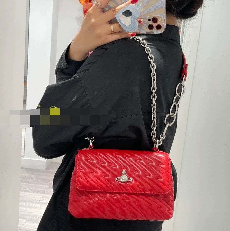 Vivienne Westwood Vivienne Westwood Saturn red lightning flip cover chain ba Size ONE SIZE - 6 Thumbnail
