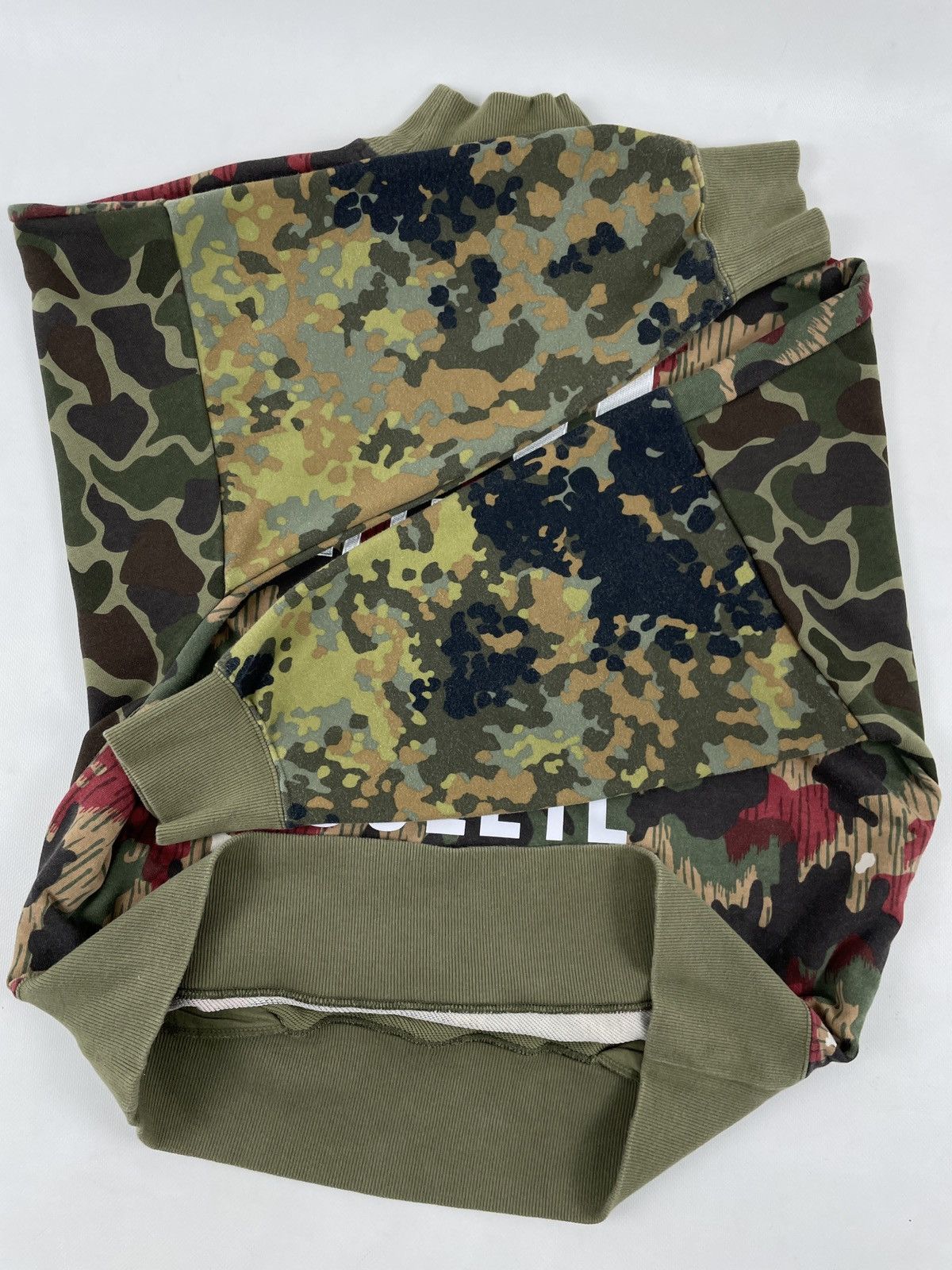 Adidas × Pharrell PHARRELL WILLIAMS Hiking Camo Print Sweatshirt Pullover S Size US S / EU 44-46 / 1 - 15 Thumbnail