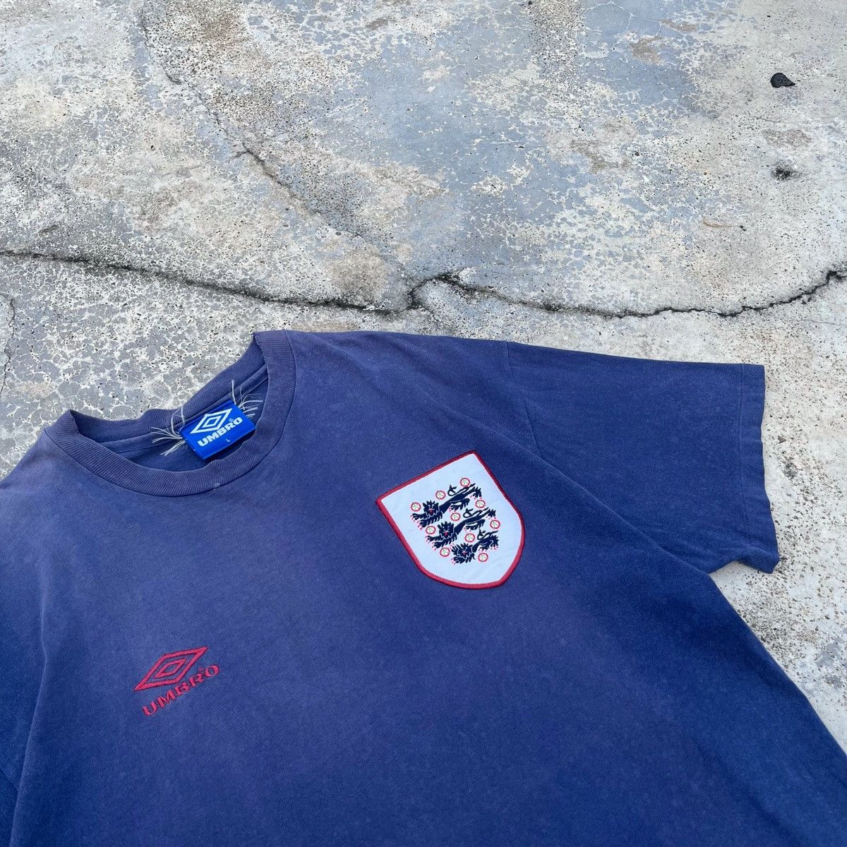 Umbro Vintage 90s Umbro England Nice Distressed Big Logo Design Size US L / EU 52-54 / 3 - 3 Thumbnail