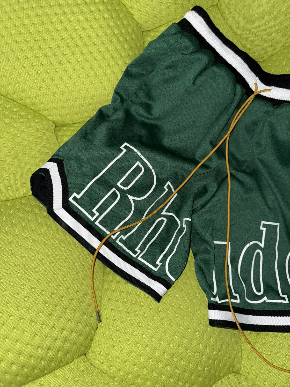 Rhude Rhude logo basketball shorts Size US 30 / EU 46 - 2 Thumbnail
