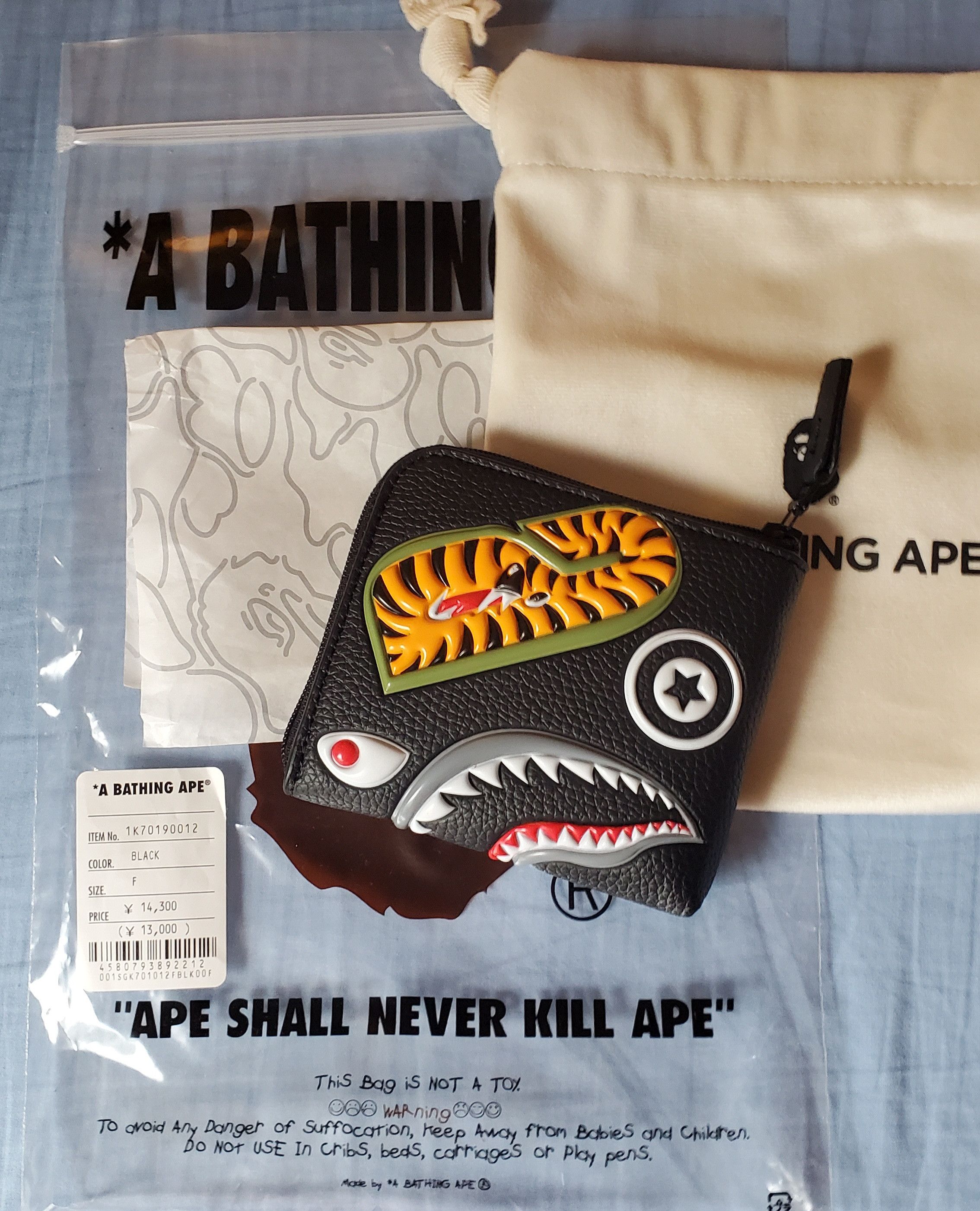 Bape Black leather shark wallet Size ONE SIZE - 10 Thumbnail