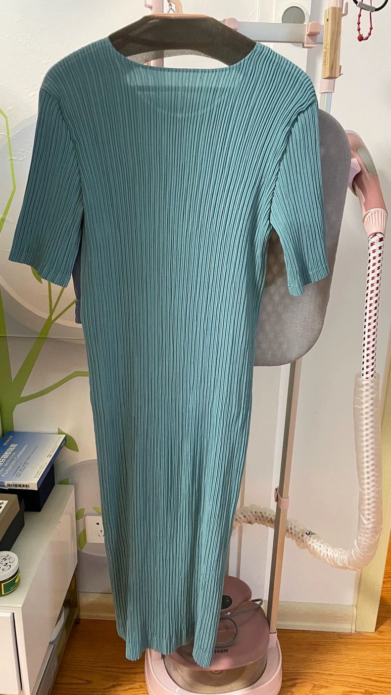 Issey Miyake Issey Miyake size:2 Light green toothpick pleated dress Size M / US 6-8 / IT 42-44 - 2 Thumbnail