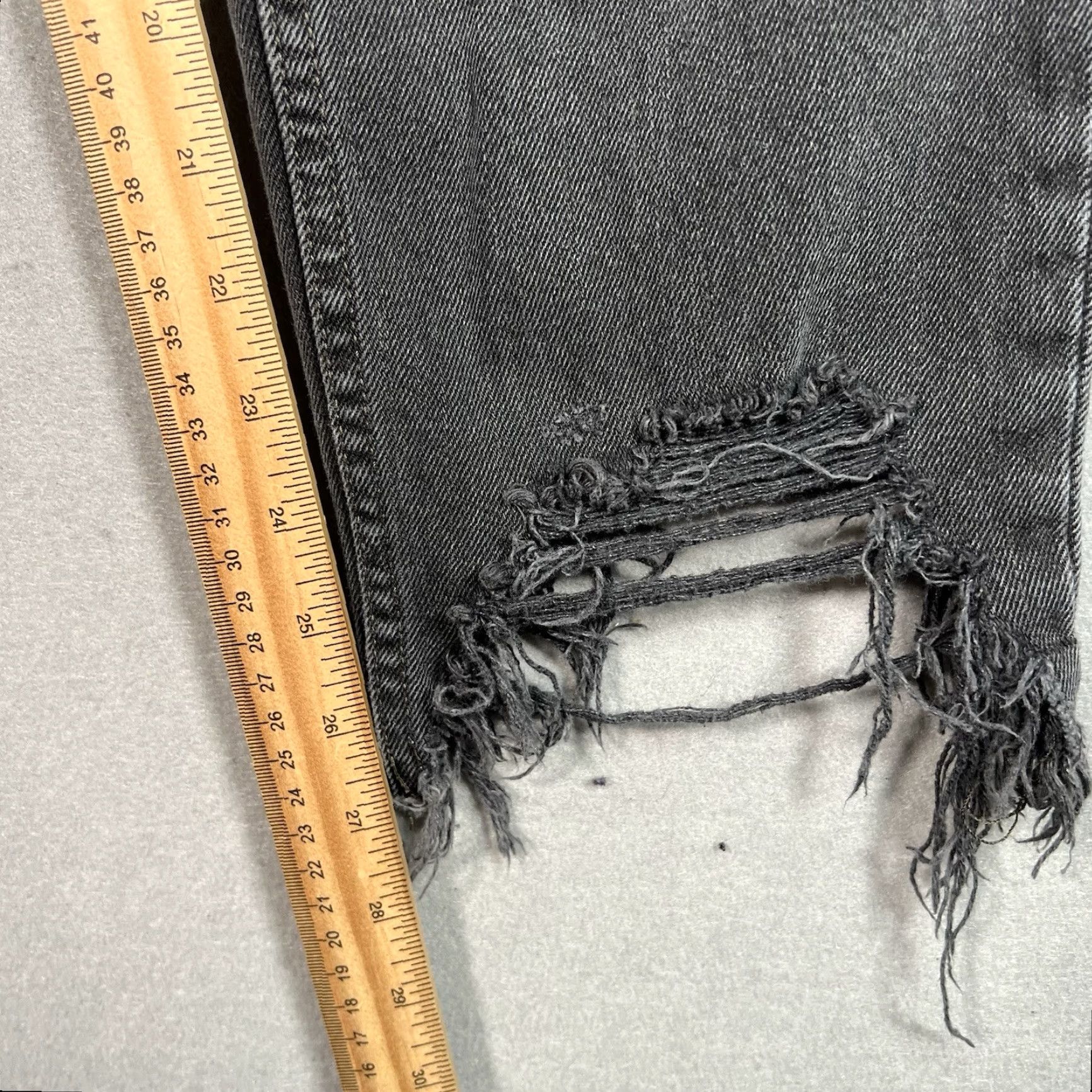 Vintage VINTAGE We The Free Womens Jeans Black Distressed Mid Rise Button Fly Size 25 Cotton Denim Straight Size 42" / US 20 - 4 Thumbnail