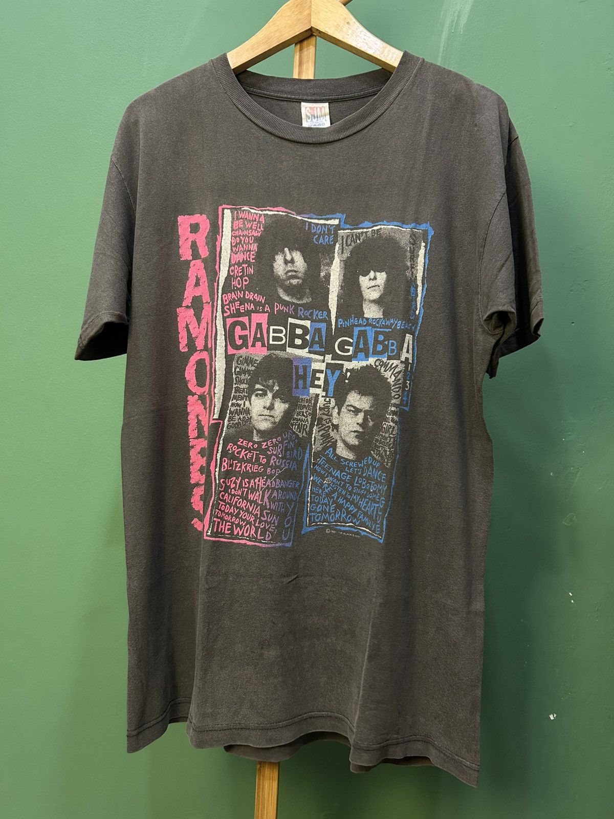 Band Tees Ramones Gabba Gabba Hey 1991 Vintage Tee Size US L / EU 52-54 / 3 - 1 Thumbnail