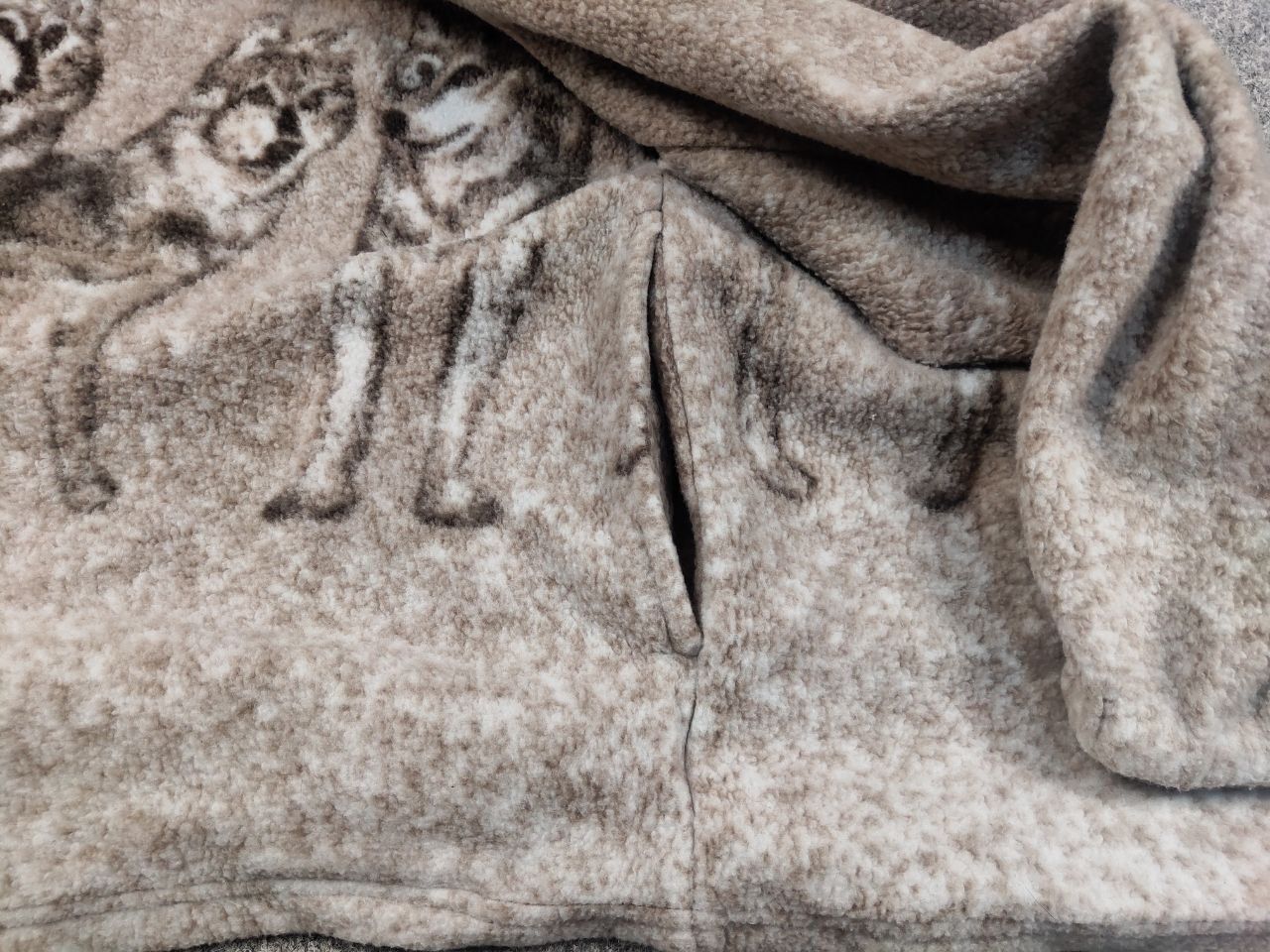 Japanese Brand Vintage 90's Fleece Zip Jacket Over Art Brown Wolf Hype Size US M / EU 48-50 / 2 - 16 Thumbnail