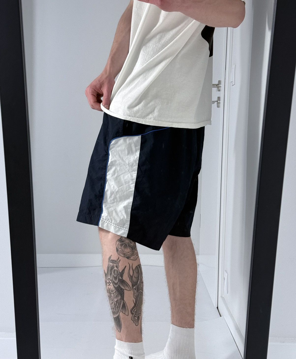 Nike Vintage Nike y2k streetwear nylon track shorts Size US 32 / EU 48 - 5 Thumbnail