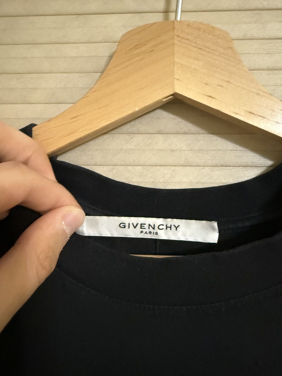 Givenchy Givenchy distressed Short Sleeve Size US S / EU 44-46 / 1 - 5 Thumbnail