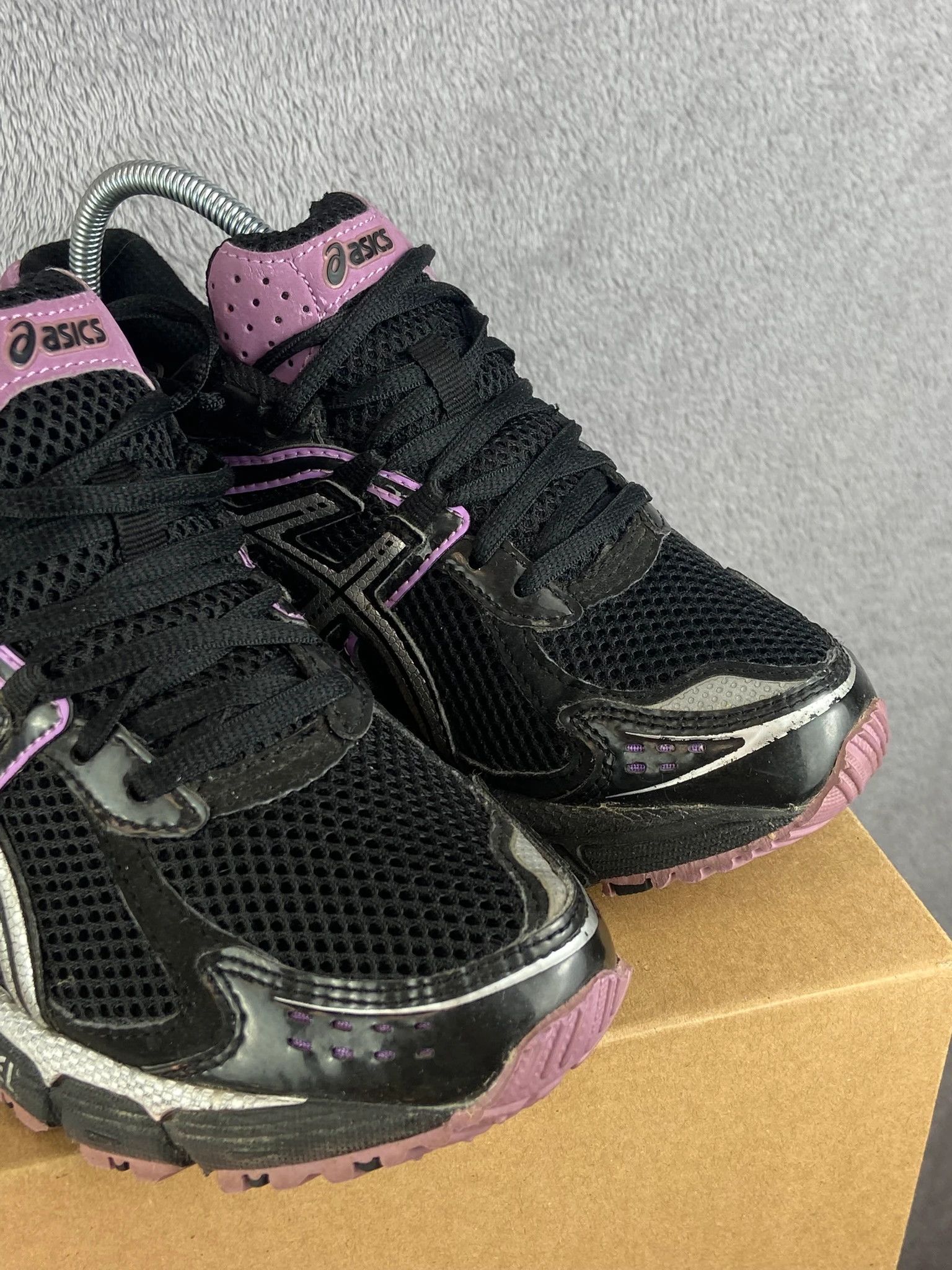 Asics Asics sneakers black pink gel retro running Size US 5 / EU 37 - 8 Thumbnail