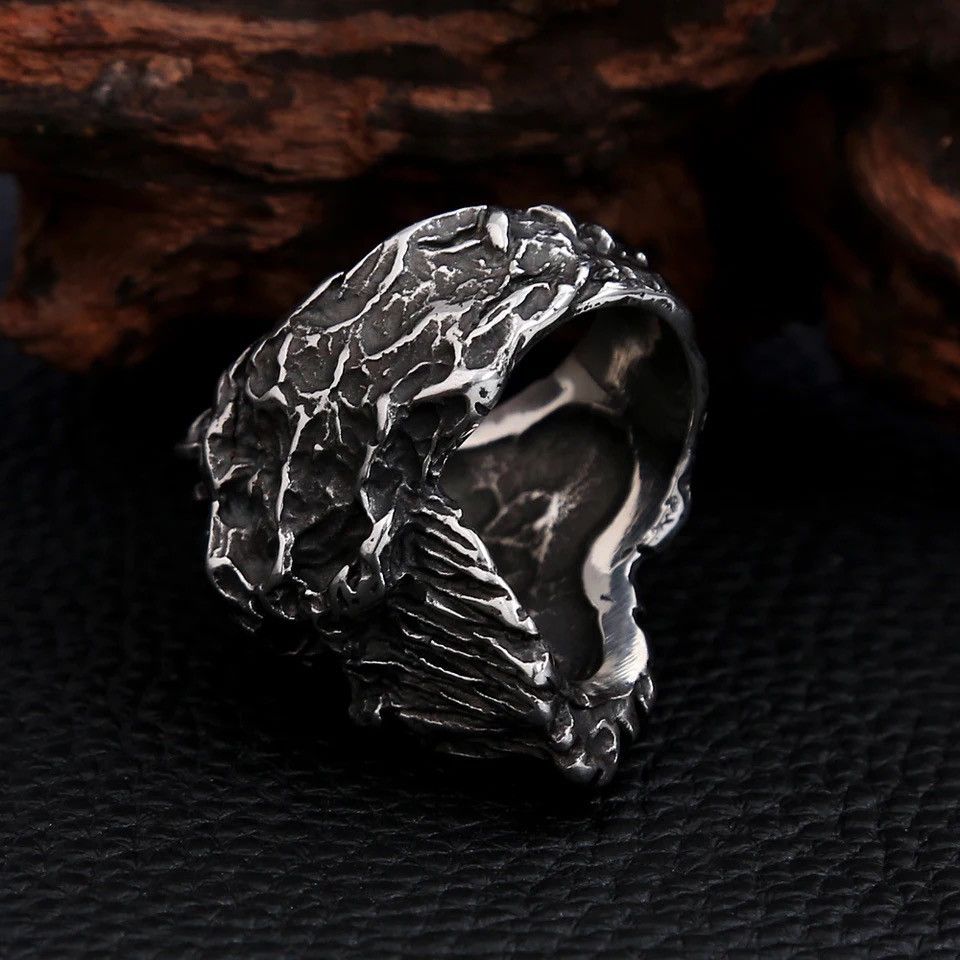 Jewelry Heavy Gothic Skull Ring Size ONE SIZE - 4 Thumbnail