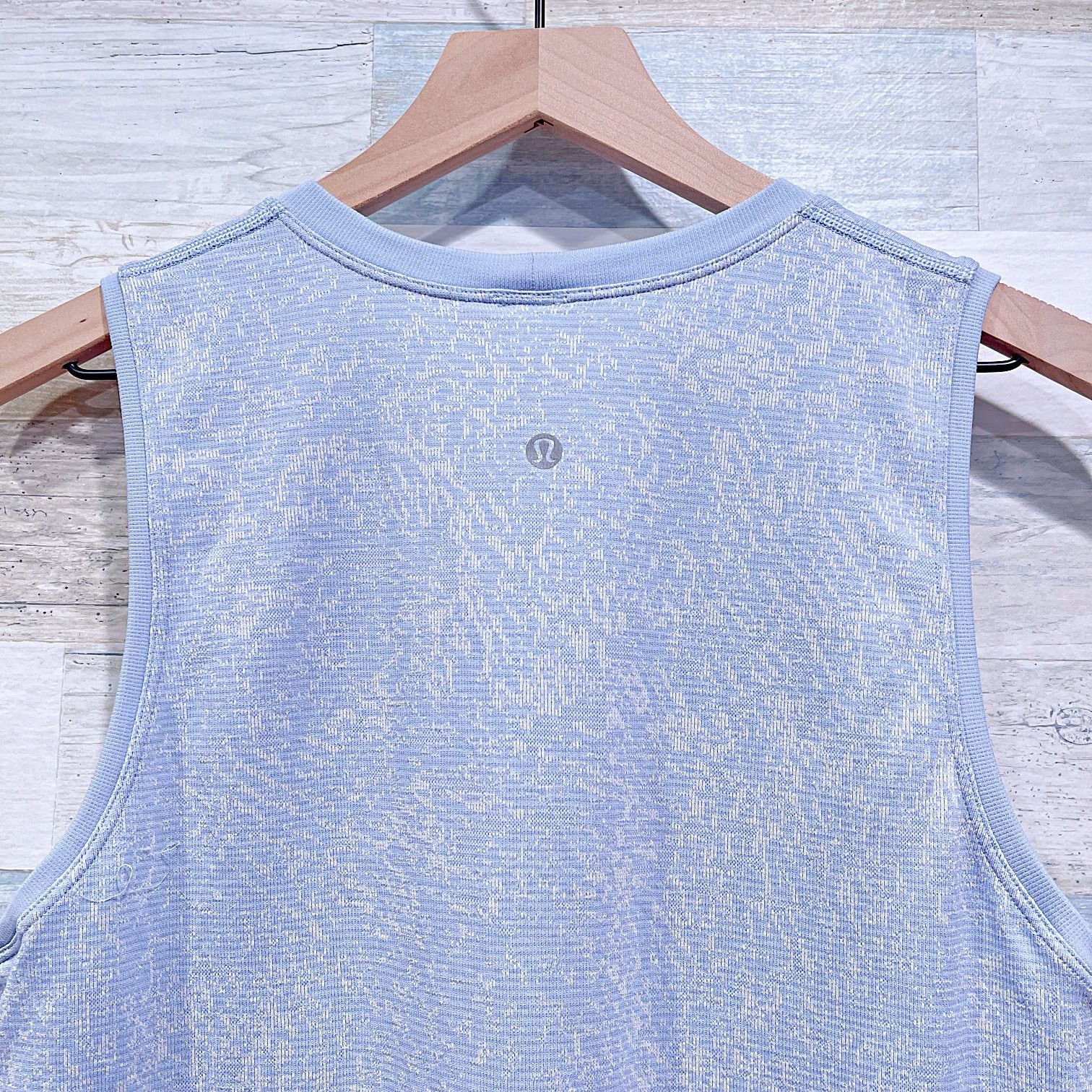 Lululemon Lululemon Seamless Swiftly Breathe Muscle Tank Blue Womens 6 Size M / US 6-8 / IT 42-44 - 4 Thumbnail