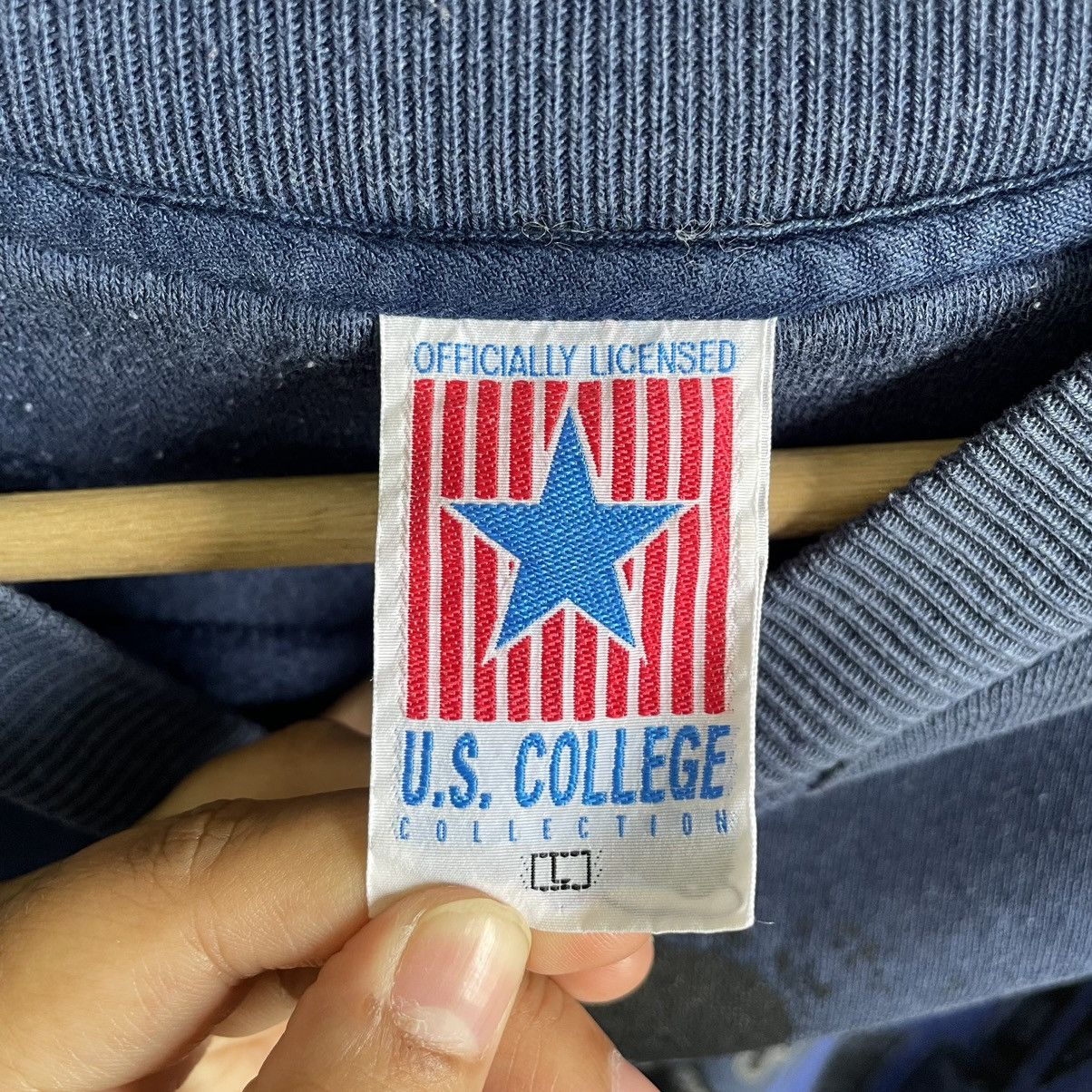 Other Vintage Blue Devil Duke University Sweatshirt Size US L / EU 52-54 / 3 - 3 Thumbnail
