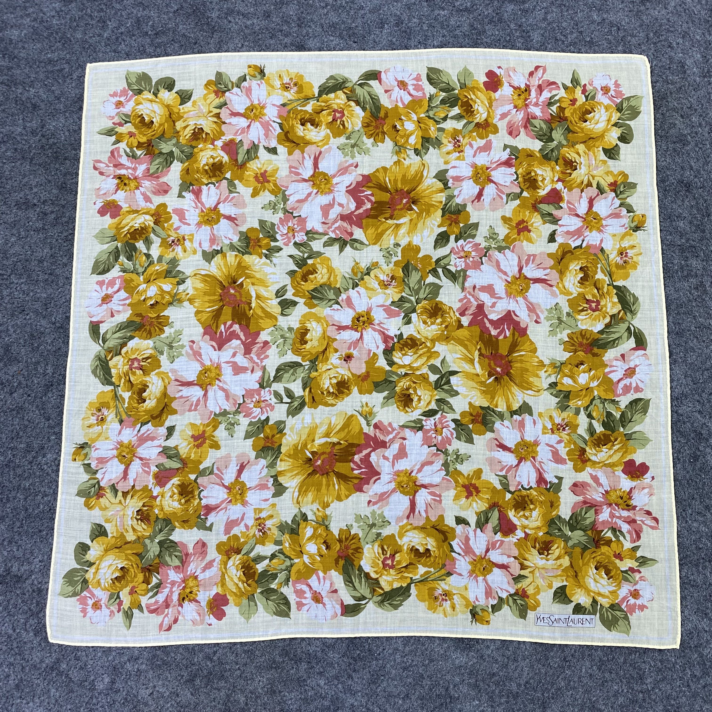 Yves Saint Laurent Yves Saint Laurent Handkerchief Neckerchief Bandana-B1937 Size ONE SIZE - 3 Thumbnail