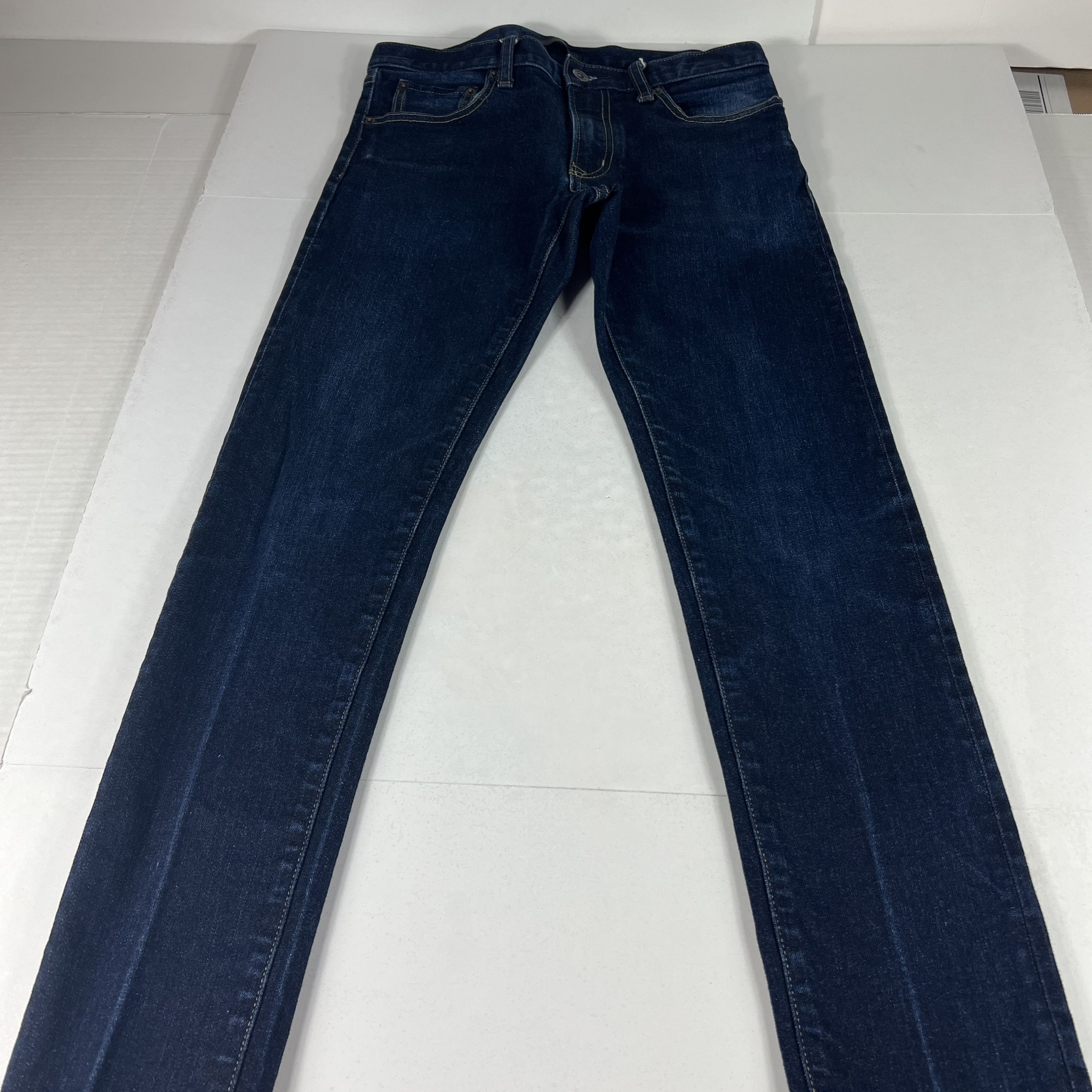 Uniqlo Uniqlo Jean Skinny Tapered Selvedge Kaihara Dark Blue Denim Size US 30 / EU 46 - 1 Thumbnail