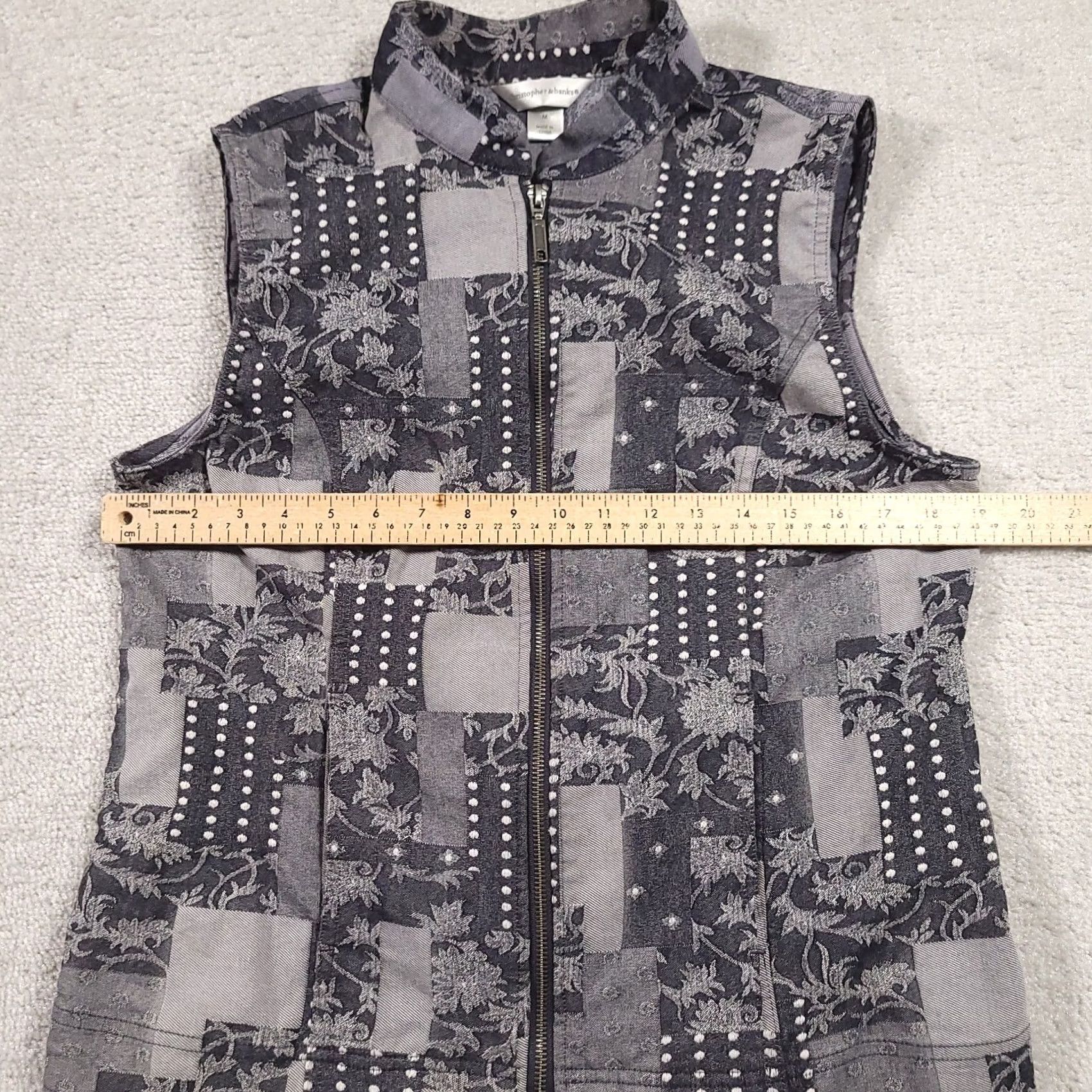 Vintage VINTAGE Christopher & Banks Tapestry Vest Women Size M Gray Full Zip Pockets Floral Photographer? Size M / US 6-8 / IT 42-44 - 3 Thumbnail