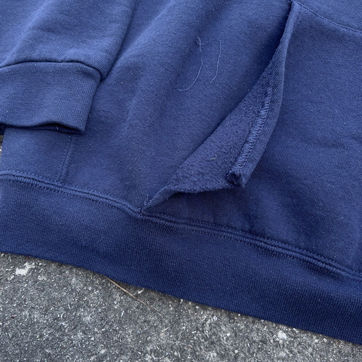 Russell Athletic × Vintage Vintage Thrashed Y2K RUSSELL ATHLETIC Hoodie Size US XXL / EU 58 / 5 - 4 Thumbnail